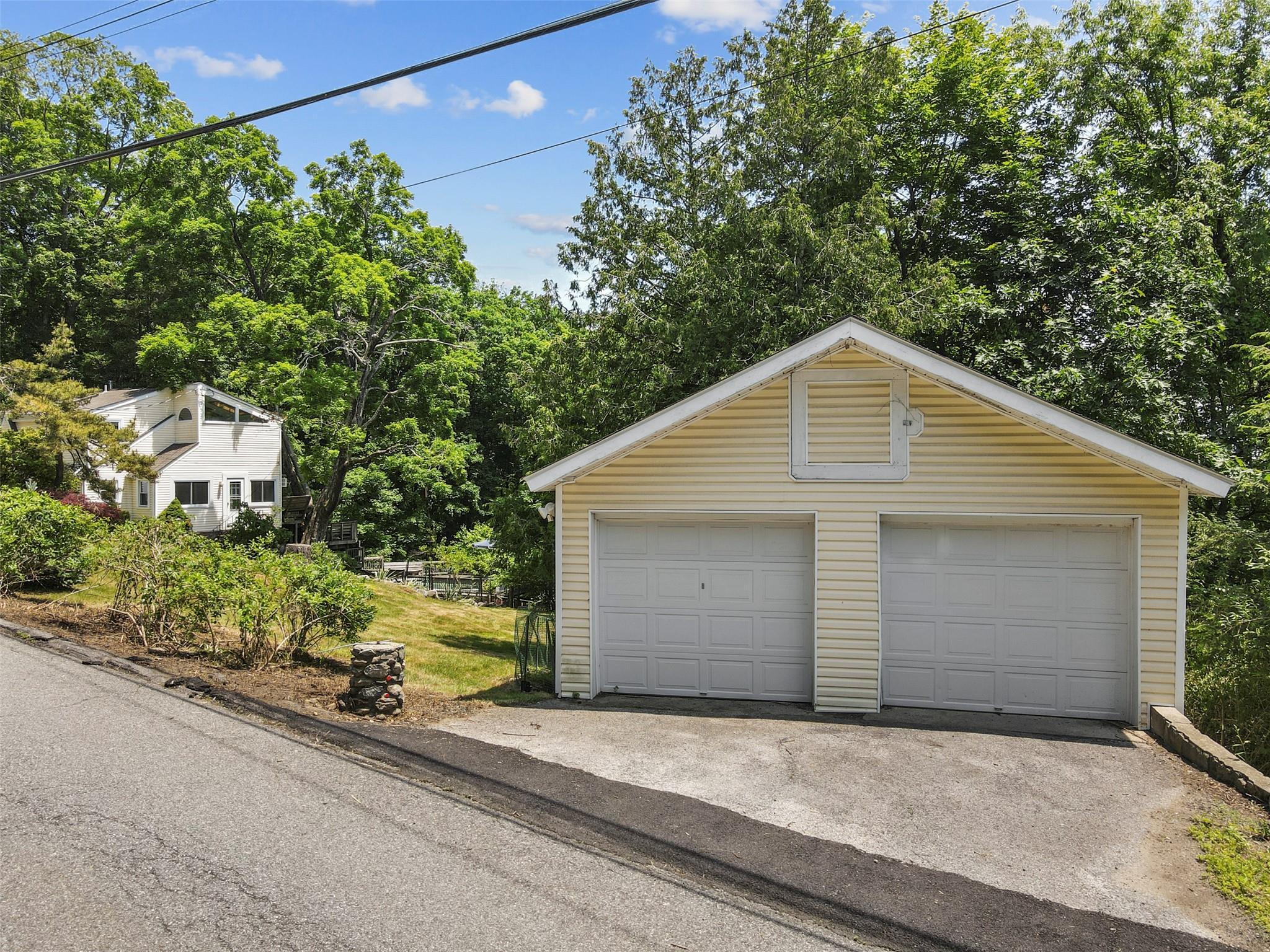 Single Family Indian Hill Westchester County, NY 10588, MLS-874828-26