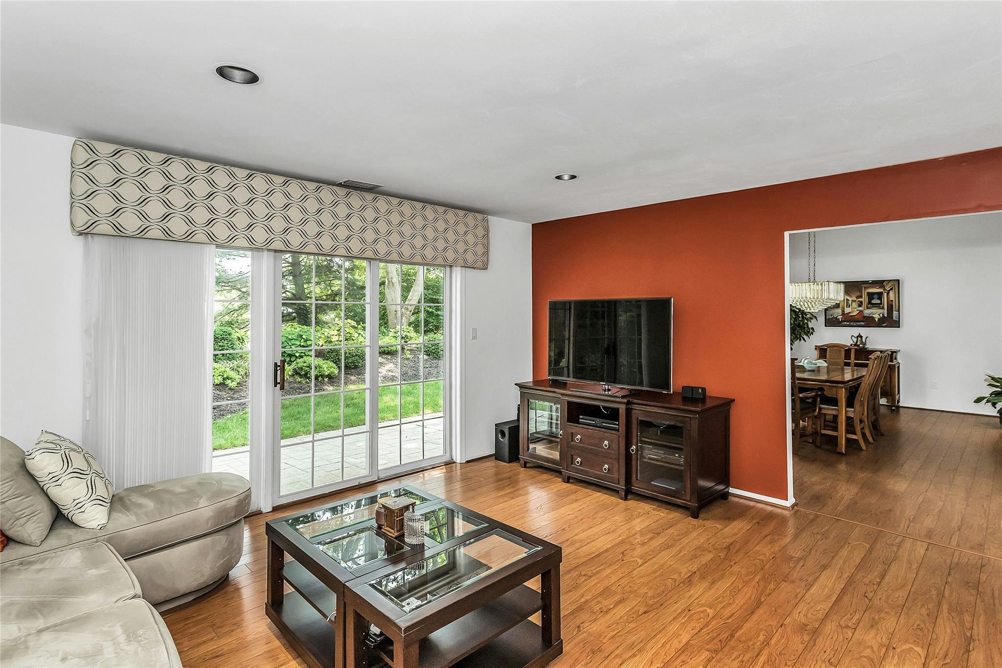 Condo Country Club  Suffolk County, NY 11725, MLS-874842-12