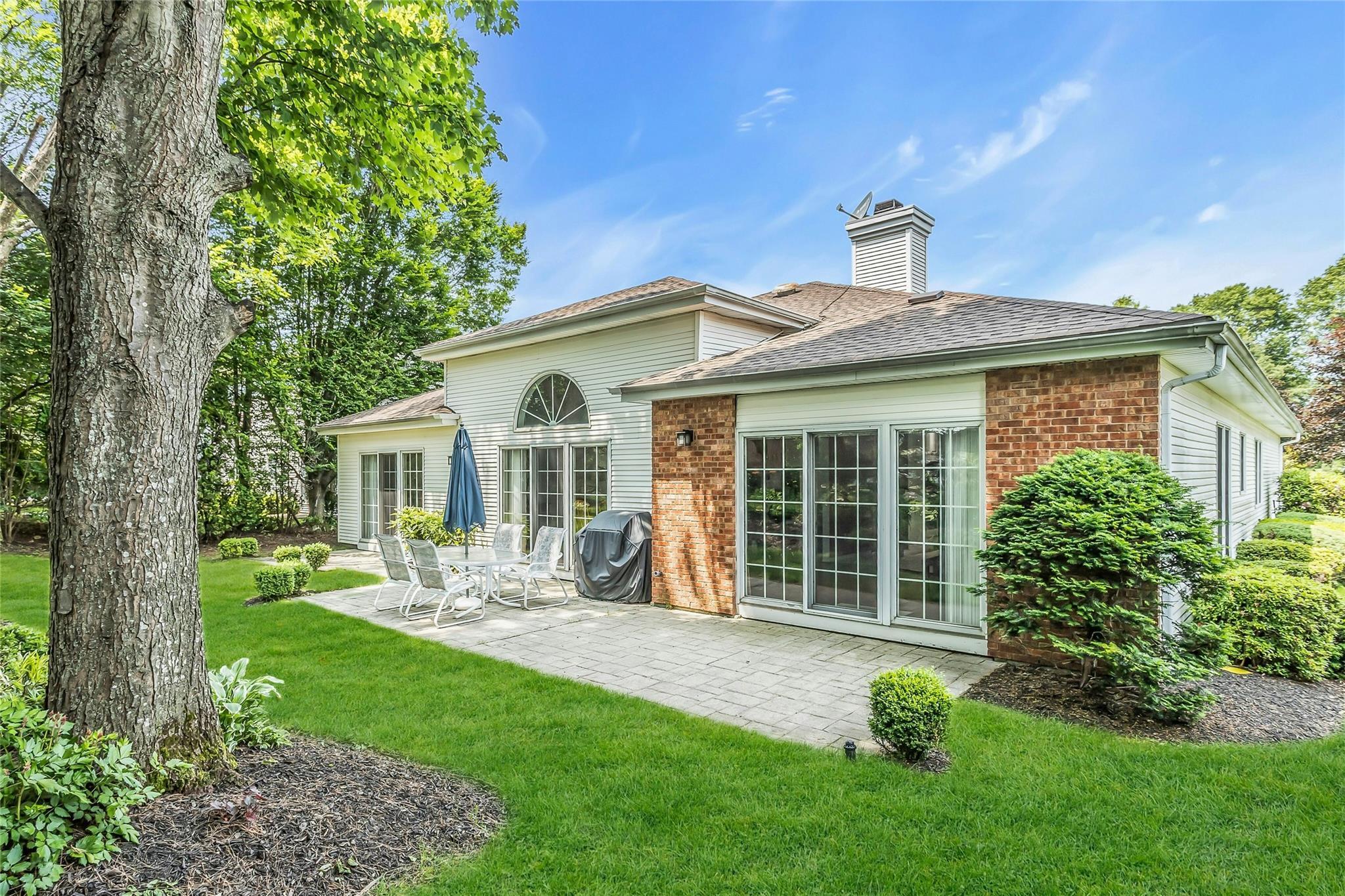 Condo Country Club  Suffolk County, NY 11725, MLS-874842-23