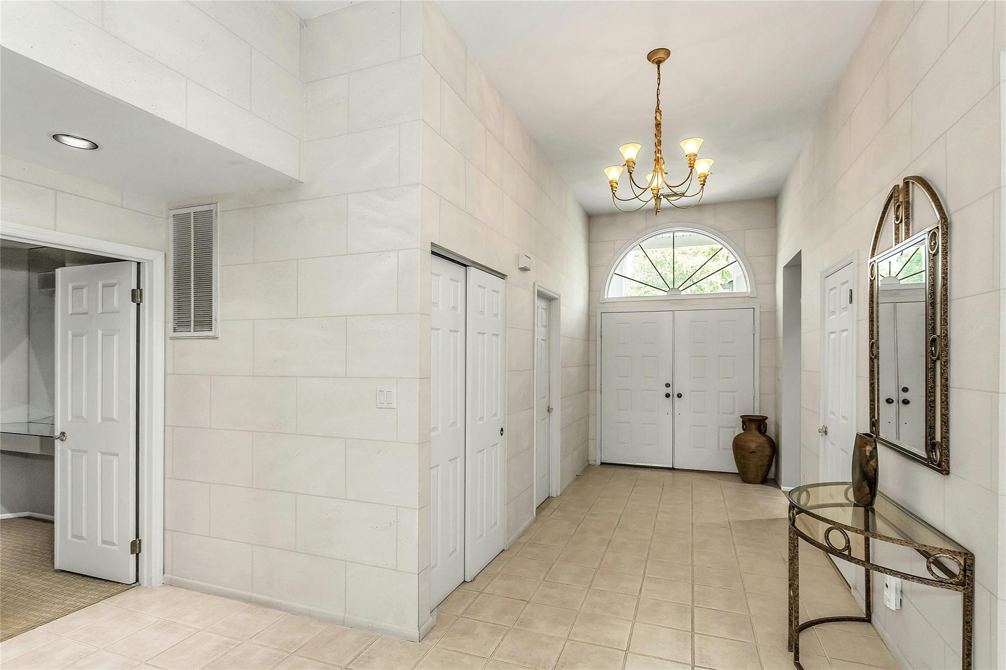Condo Country Club  Suffolk County, NY 11725, MLS-874842-3
