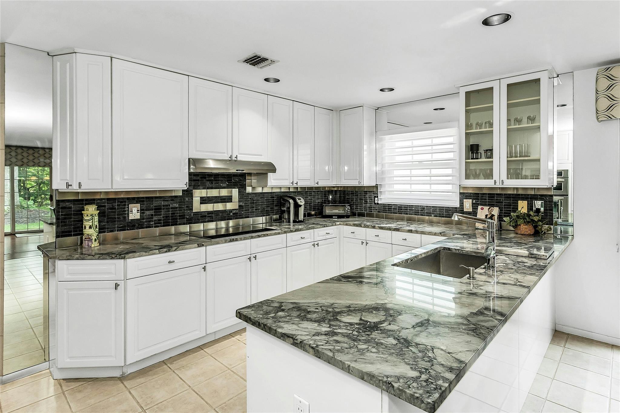 Condo Country Club  Suffolk County, NY 11725, MLS-874842-9