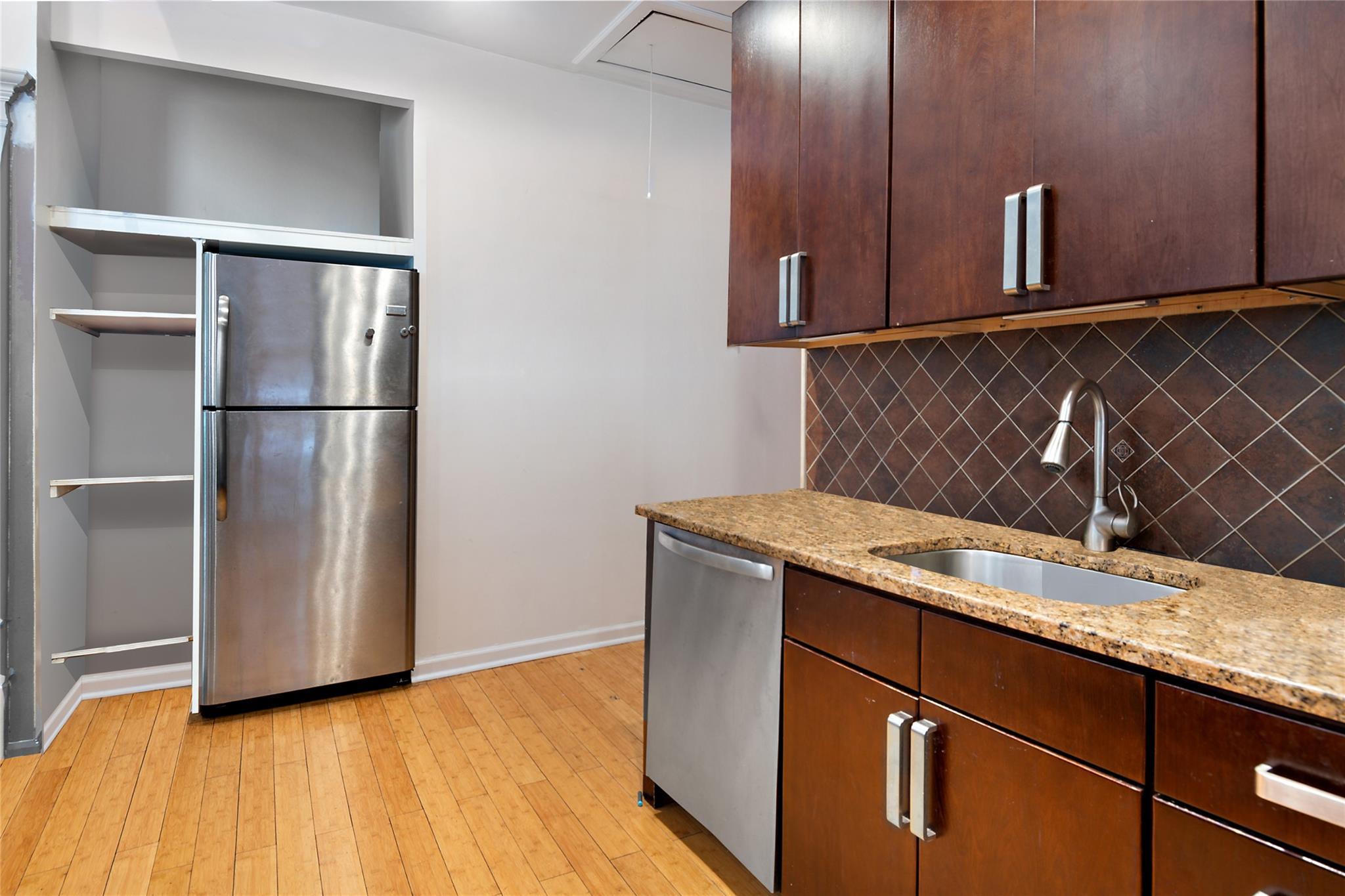 Single Family Edson  Bronx, NY 10466, MLS-874856-5