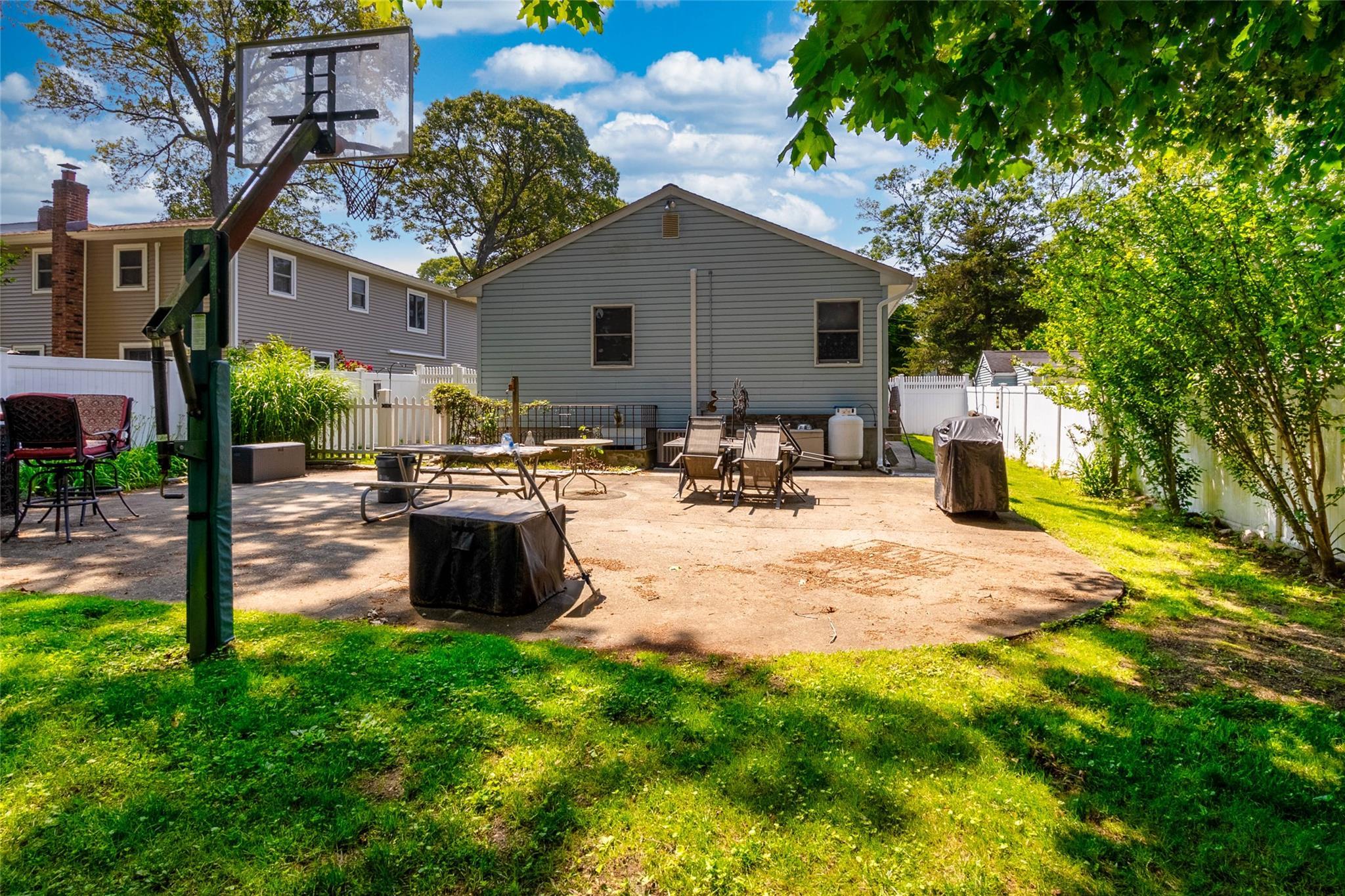 Single Family Ferndale  Suffolk County, NY 11784, MLS-874864-4