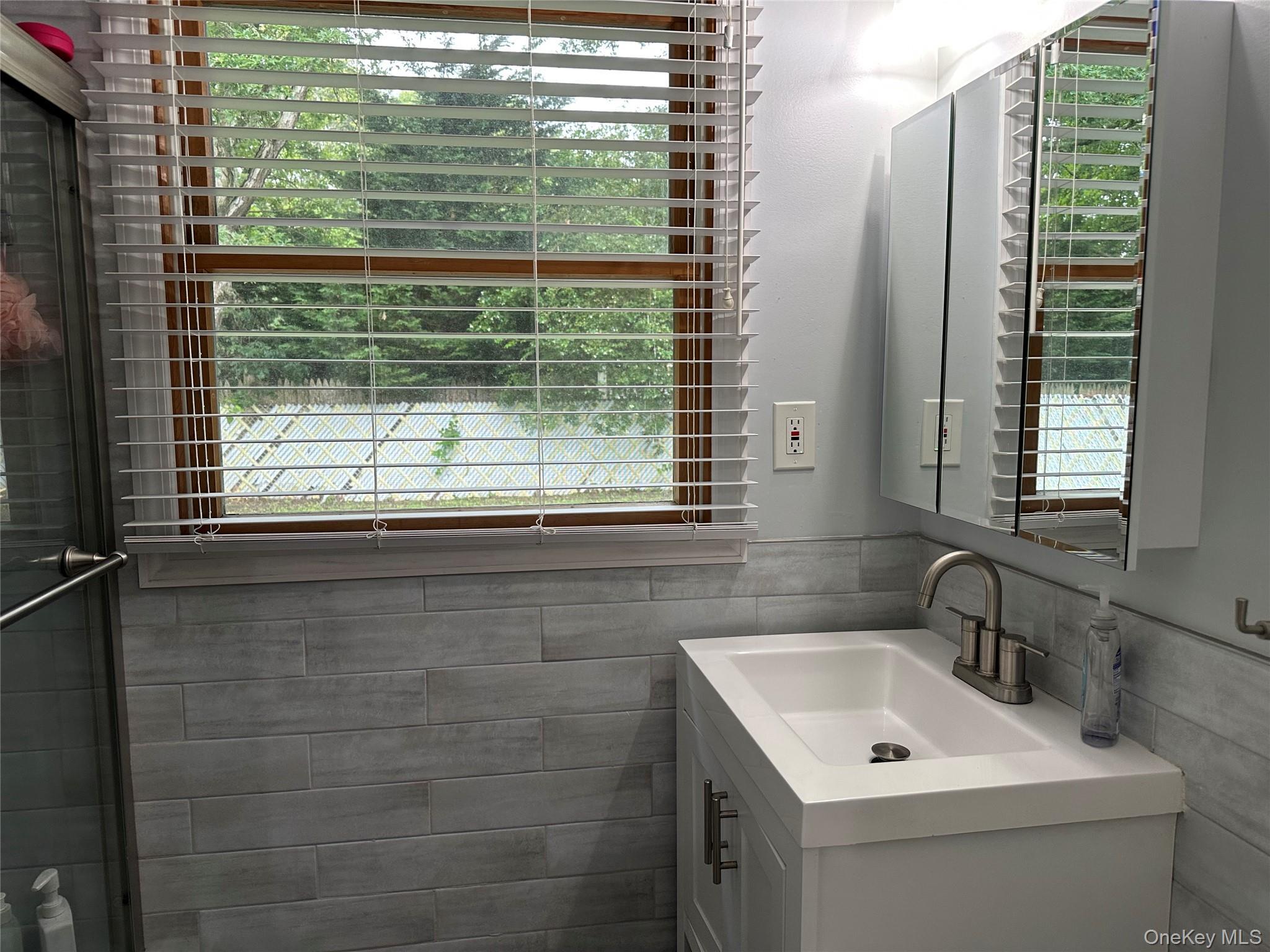 Single Family Hamilton  Suffolk County, NY 11727, MLS-874885-12