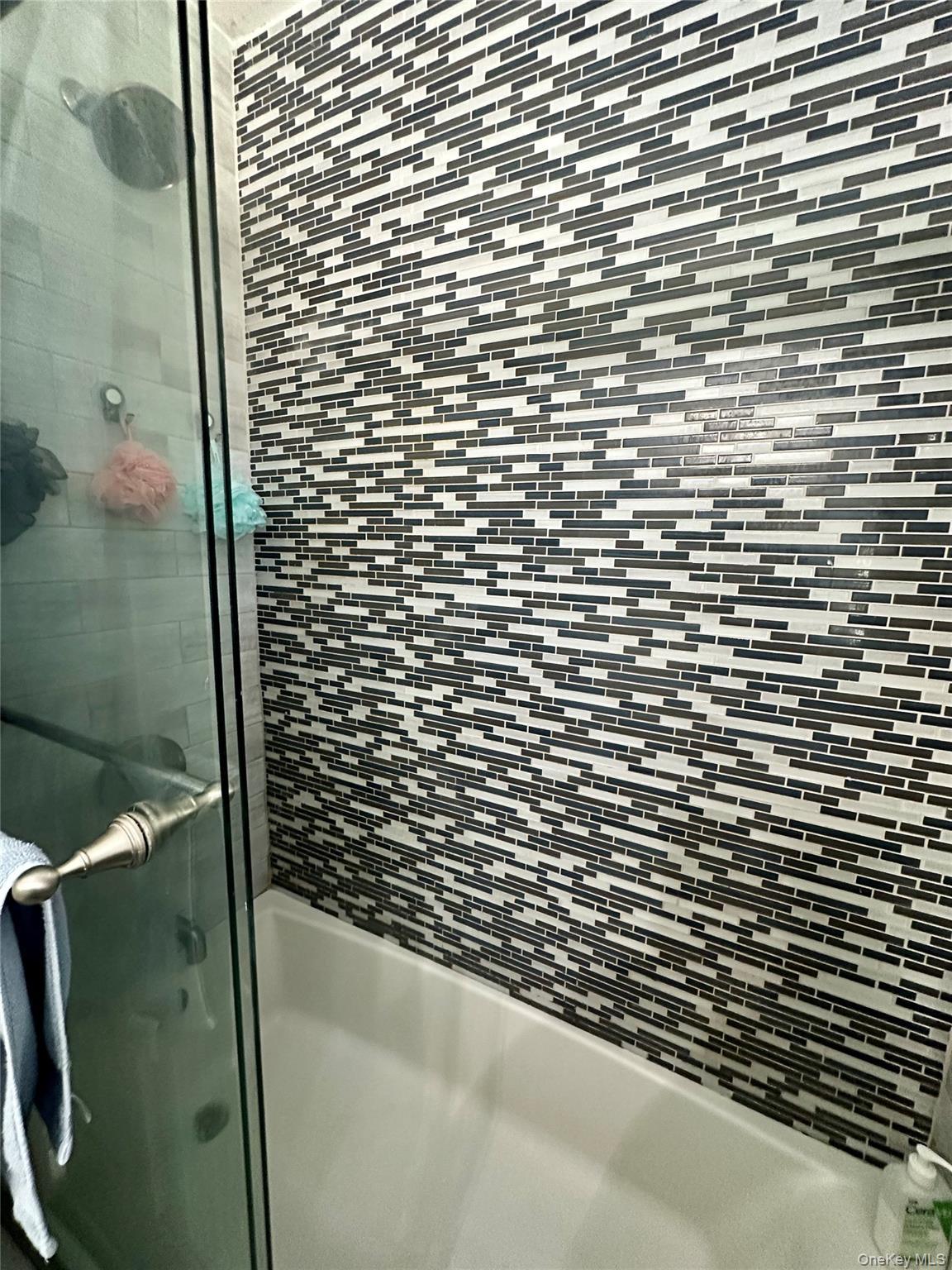 Single Family Hamilton  Suffolk County, NY 11727, MLS-874885-13