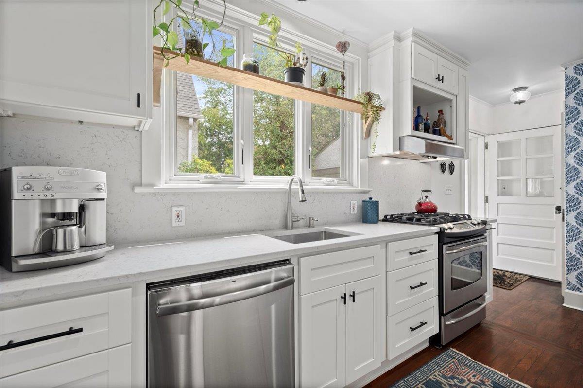 Single Family Manor Ridge  Westchester County, NY 10803, MLS-874886-16