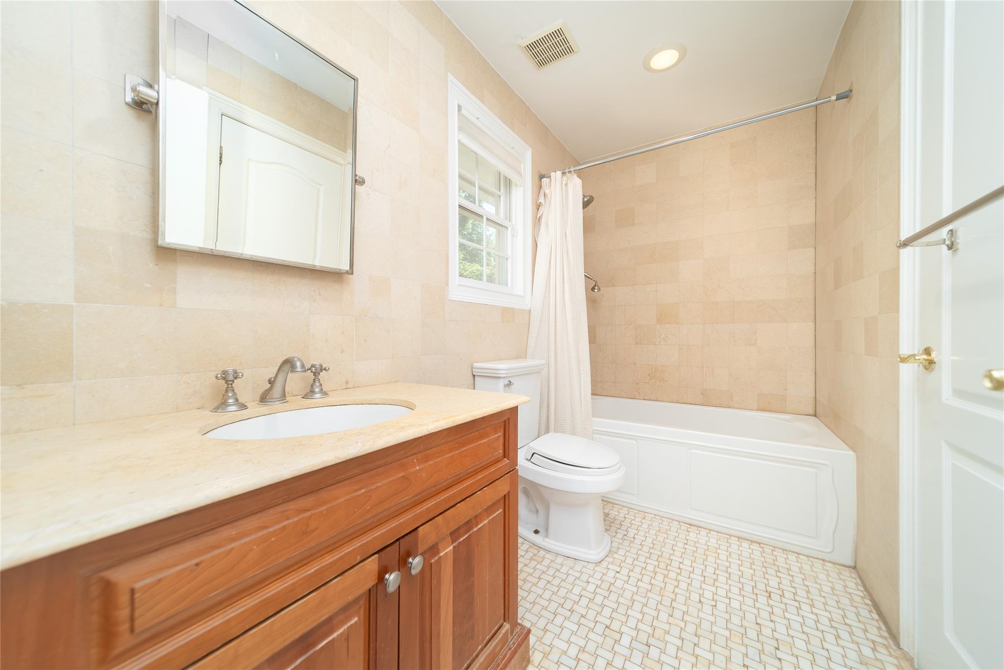 Single Family Arleigh  Nassau County, NY 11021, MLS-874887-16
