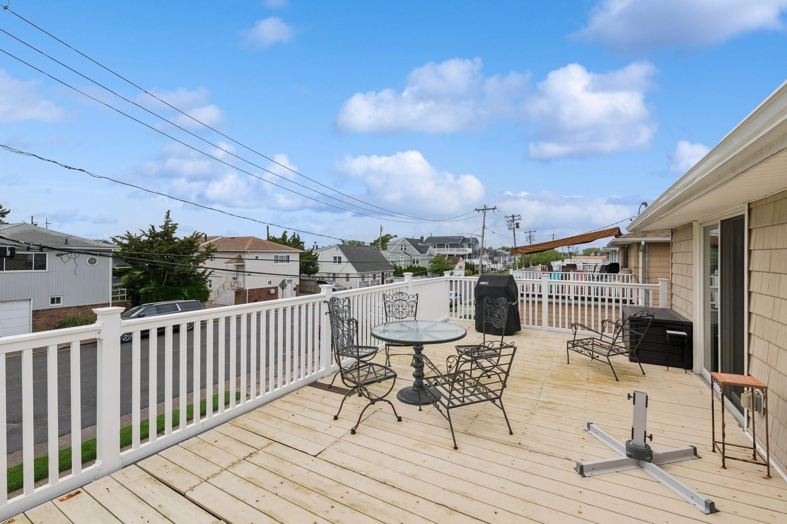 Single Family Maple  Nassau County, NY 11561, MLS-874953-25
