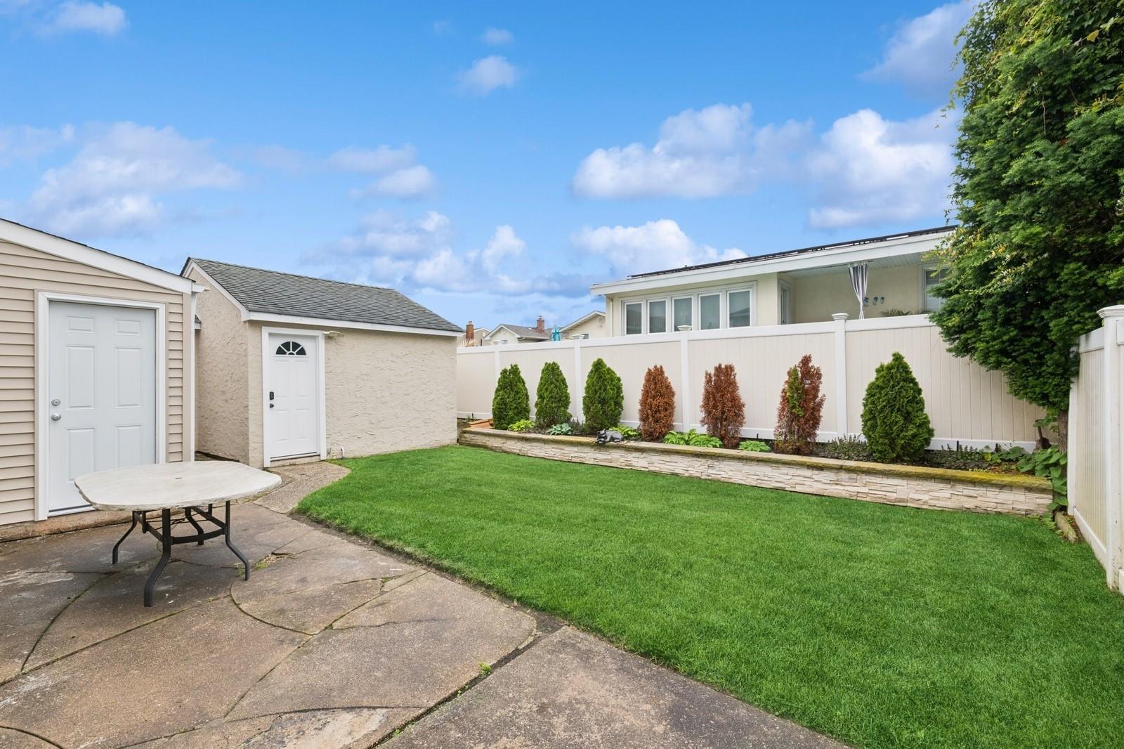 Single Family Maple  Nassau County, NY 11561, MLS-874953-27