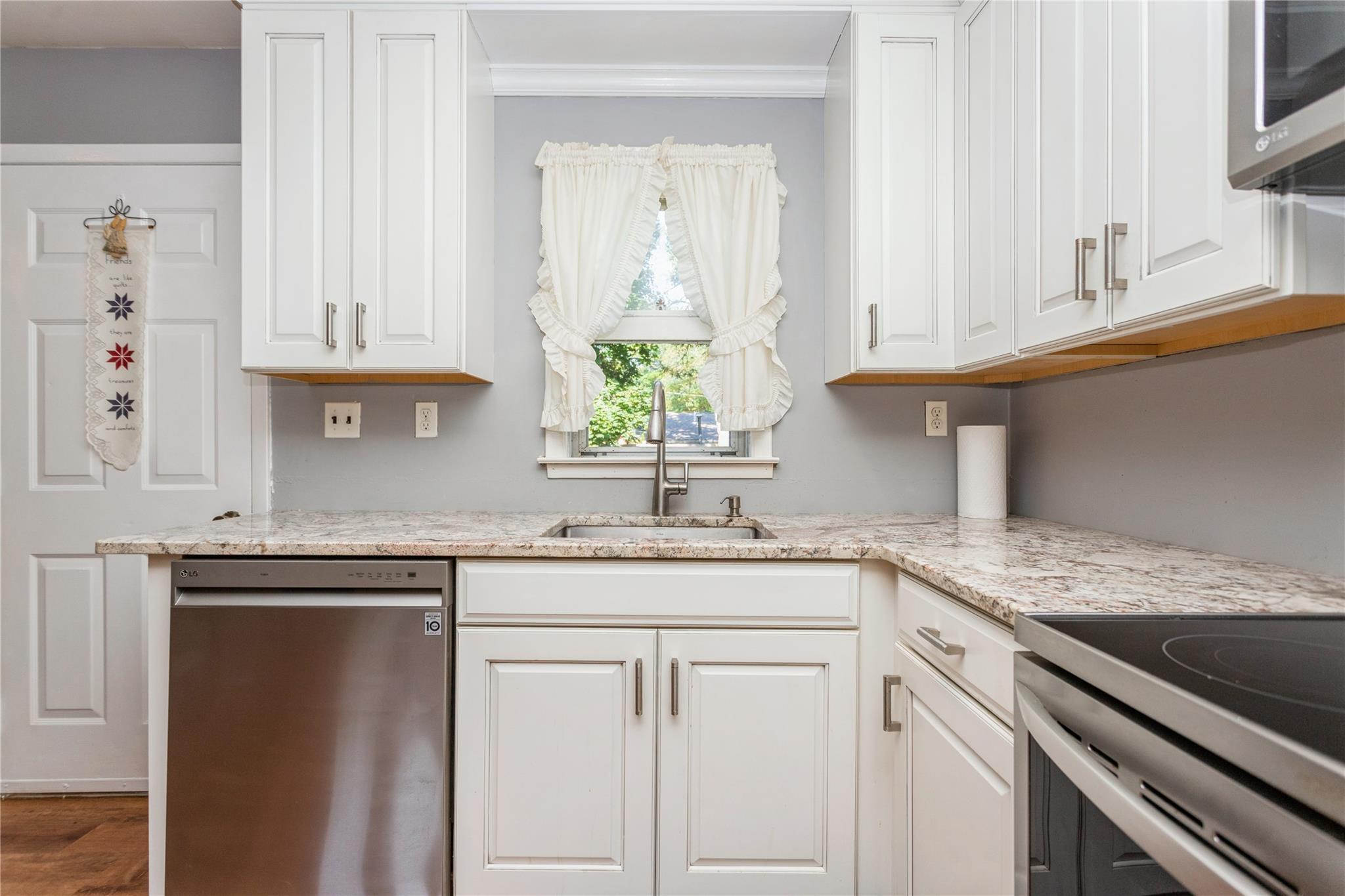 Single Family Old Mill  Westchester County, NY 10598, MLS-874966-13