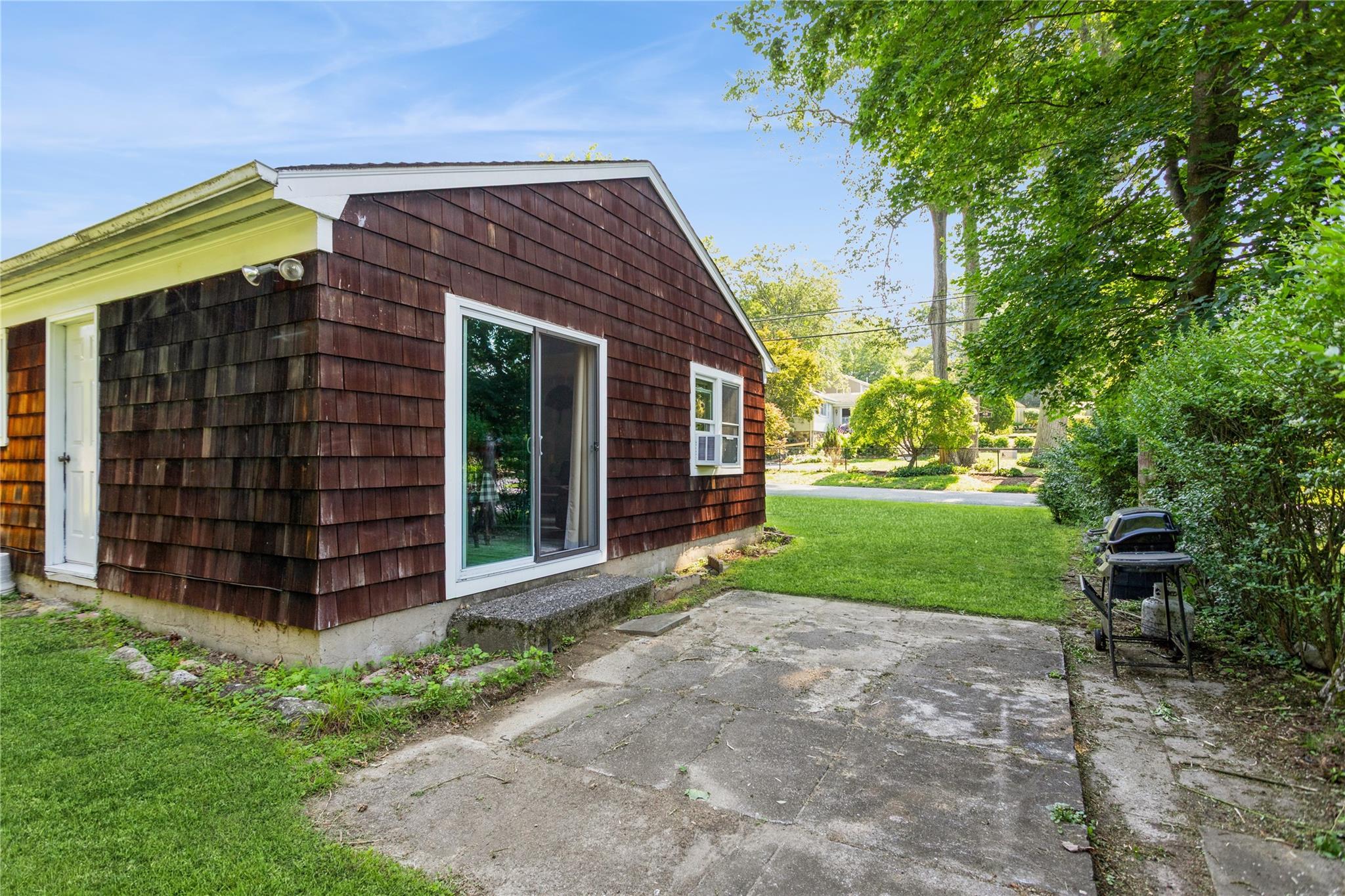 Single Family Old Mill  Westchester County, NY 10598, MLS-874966-24
