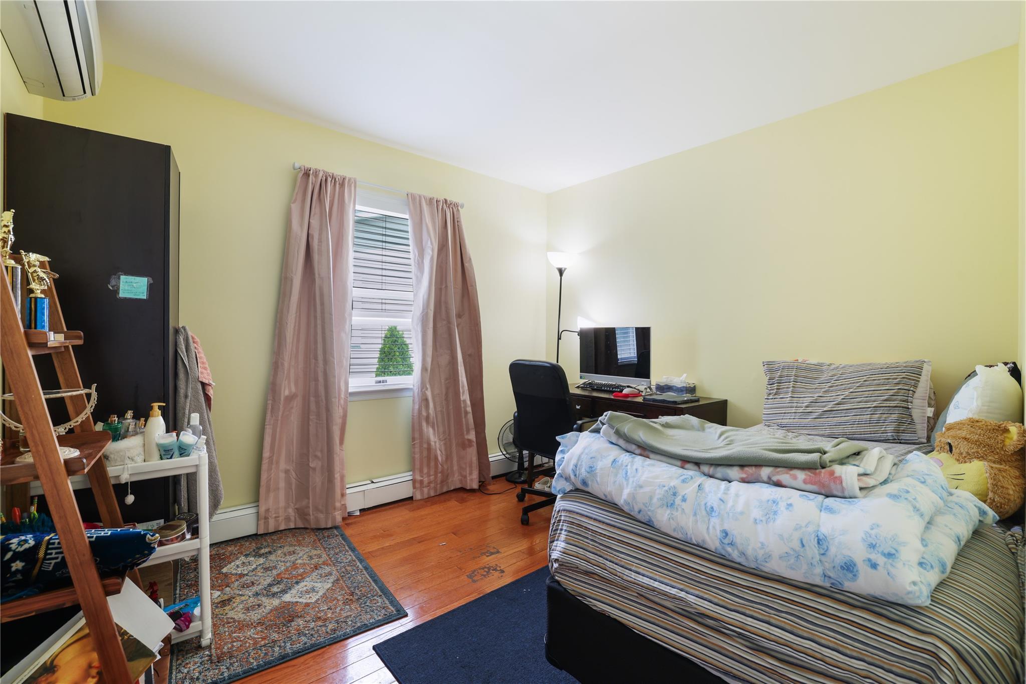 Single Family Oak  Nassau County, NY 11710, MLS-874982-15