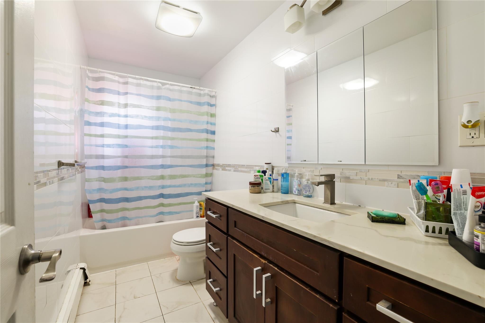 Single Family Oak  Nassau County, NY 11710, MLS-874982-16