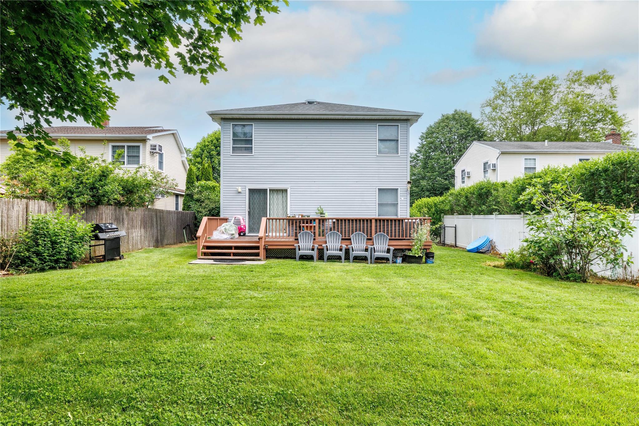 Single Family Oak  Nassau County, NY 11710, MLS-874982-21