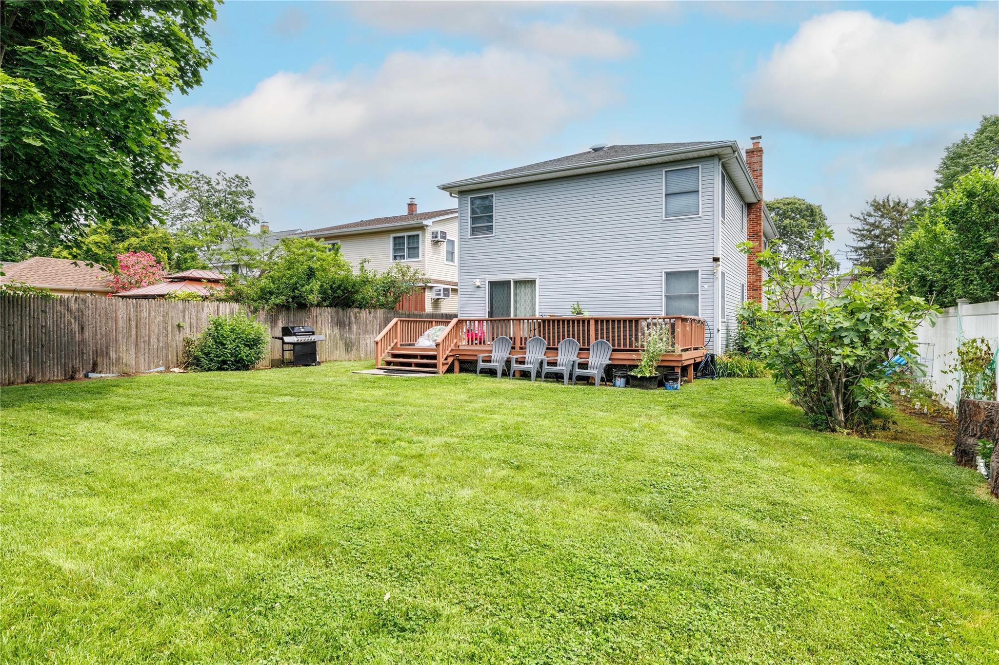 Single Family Oak  Nassau County, NY 11710, MLS-874982-22