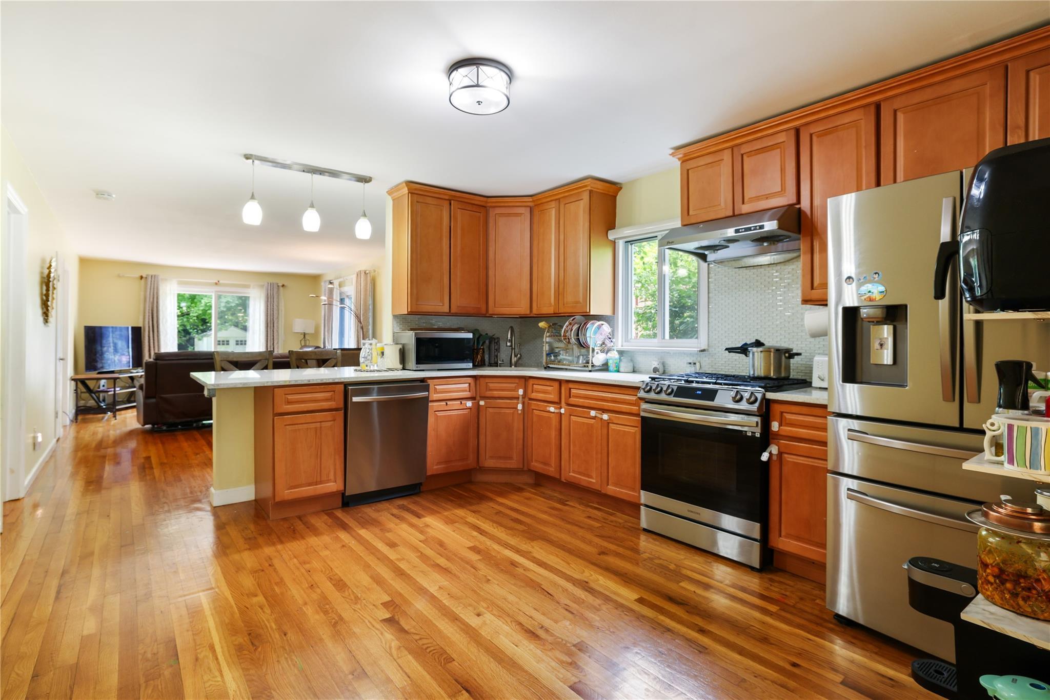 Single Family Oak  Nassau County, NY 11710, MLS-874982-4