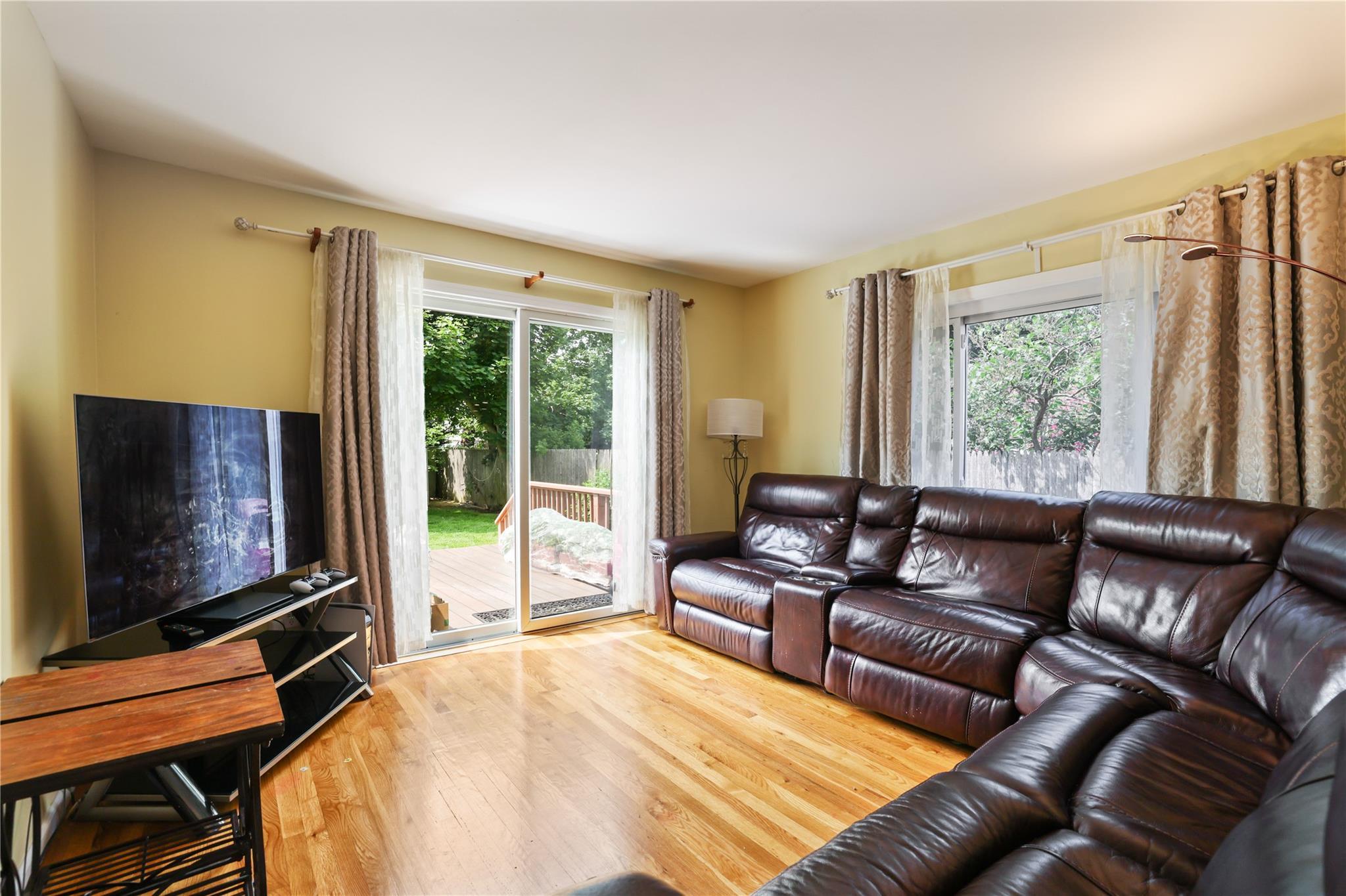 Single Family Oak  Nassau County, NY 11710, MLS-874982-7