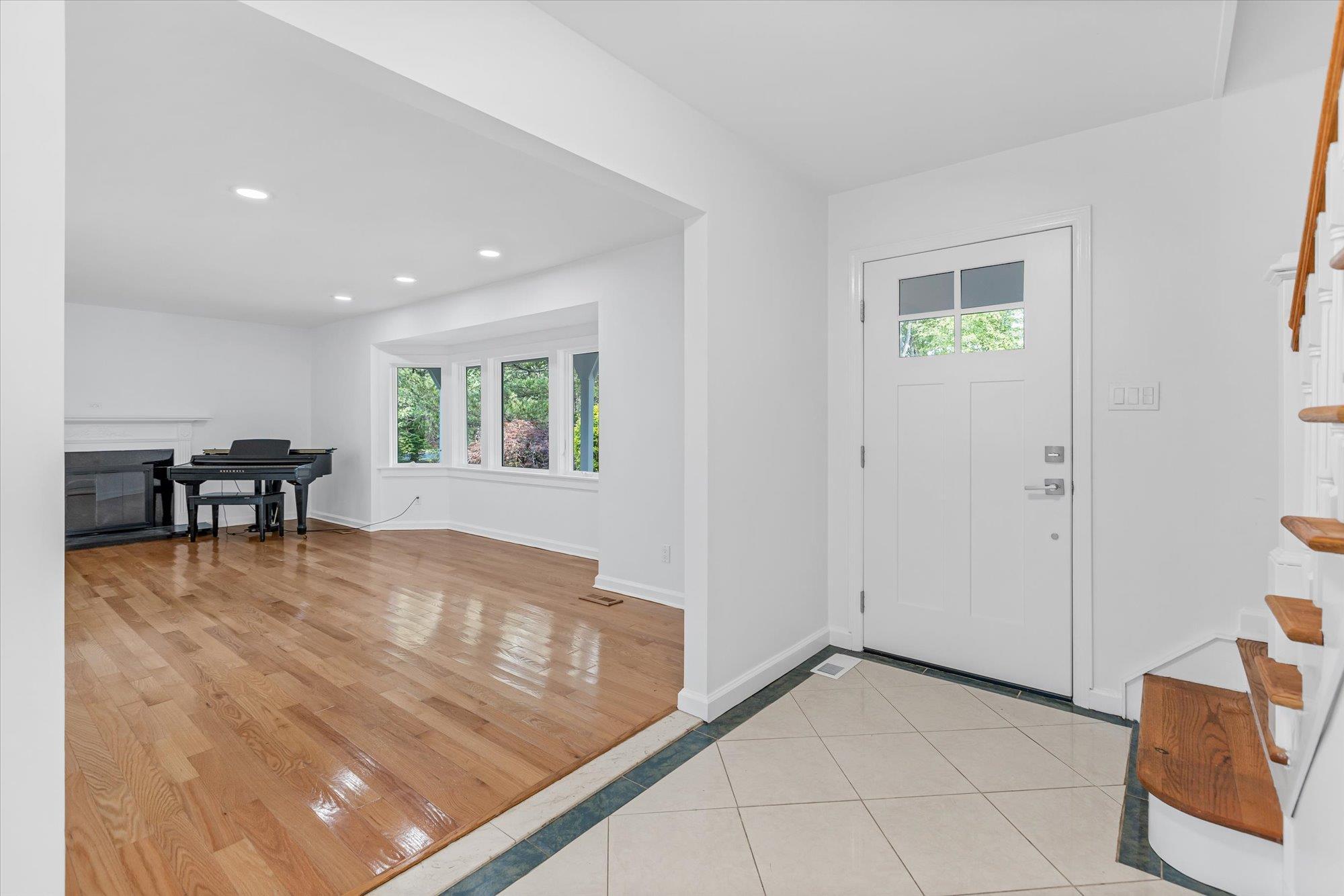 Single Family Westbourne  Suffolk County, NY 11747, MLS-875004-2
