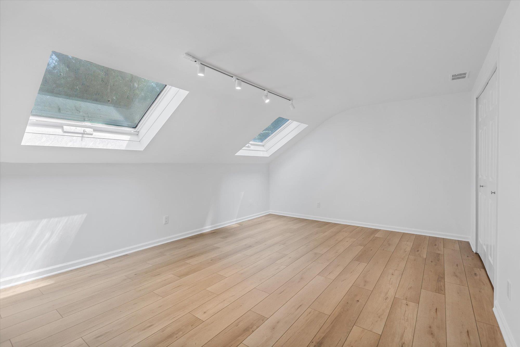 Single Family Westbourne  Suffolk County, NY 11747, MLS-875004-24