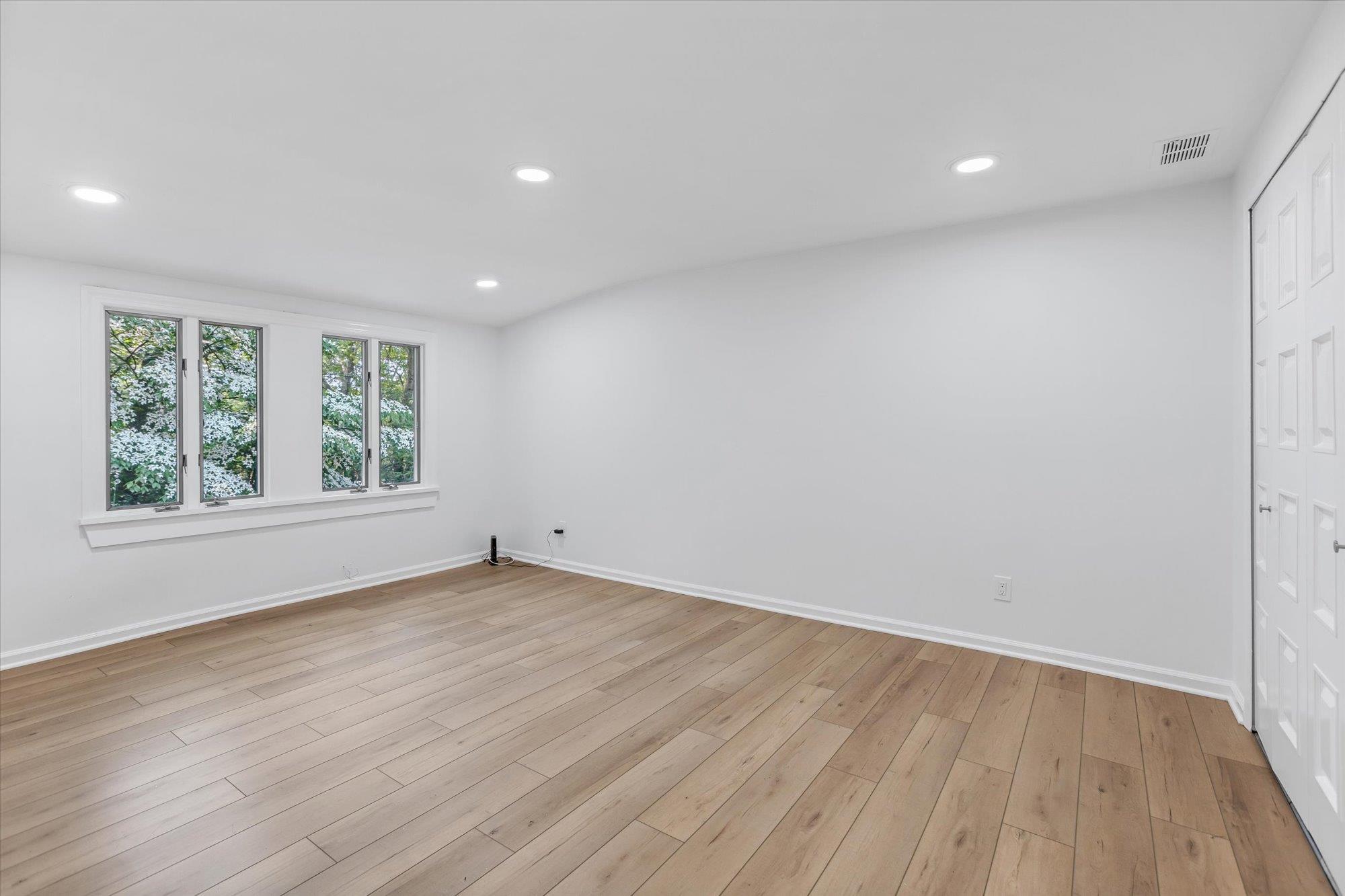 Single Family Westbourne  Suffolk County, NY 11747, MLS-875004-26
