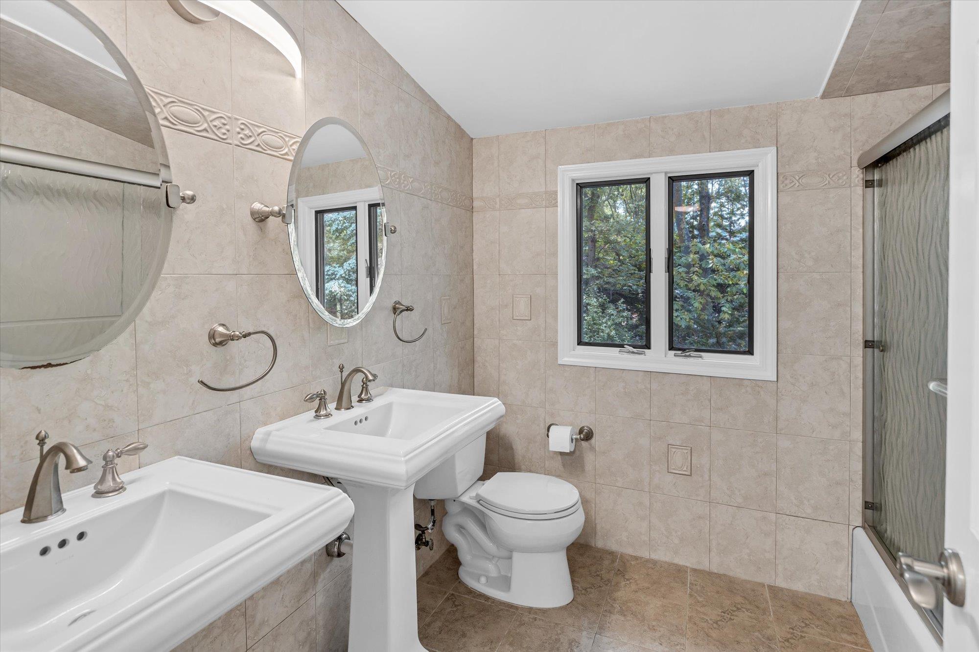 Single Family Westbourne  Suffolk County, NY 11747, MLS-875004-27