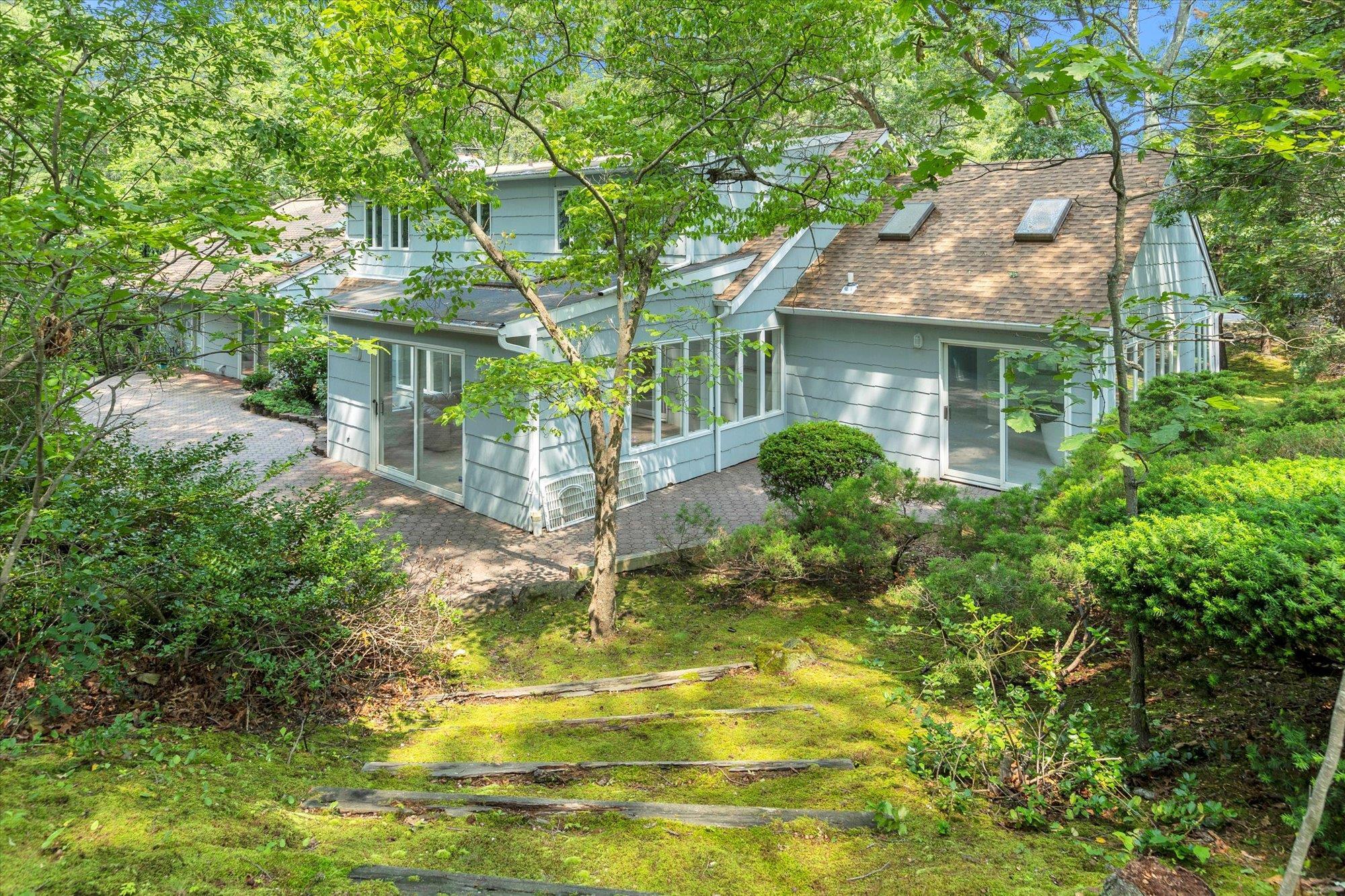Single Family Westbourne  Suffolk County, NY 11747, MLS-875004-31