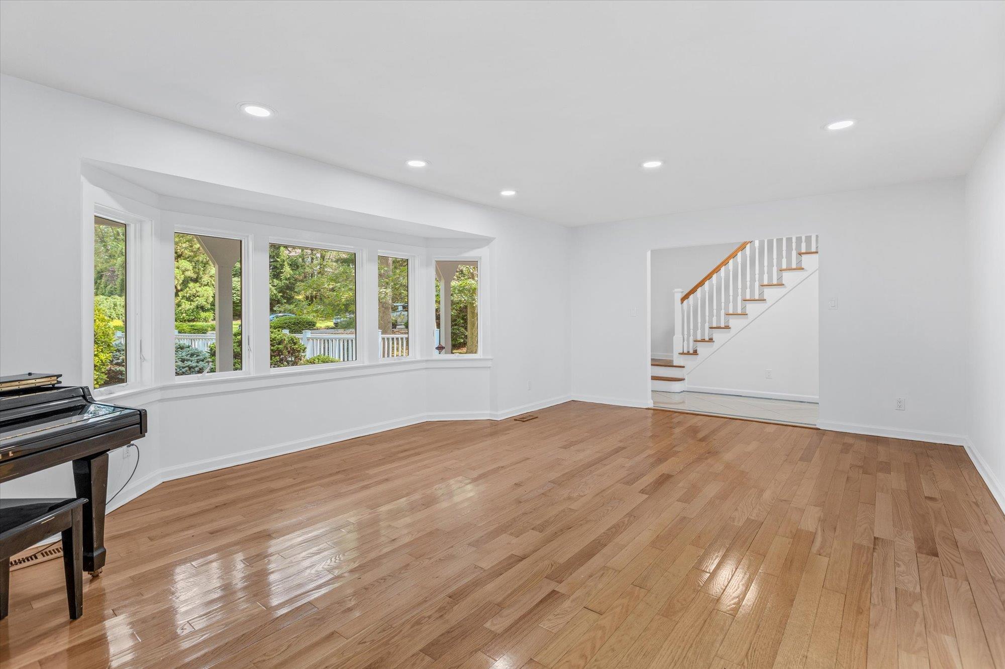 Single Family Westbourne  Suffolk County, NY 11747, MLS-875004-5