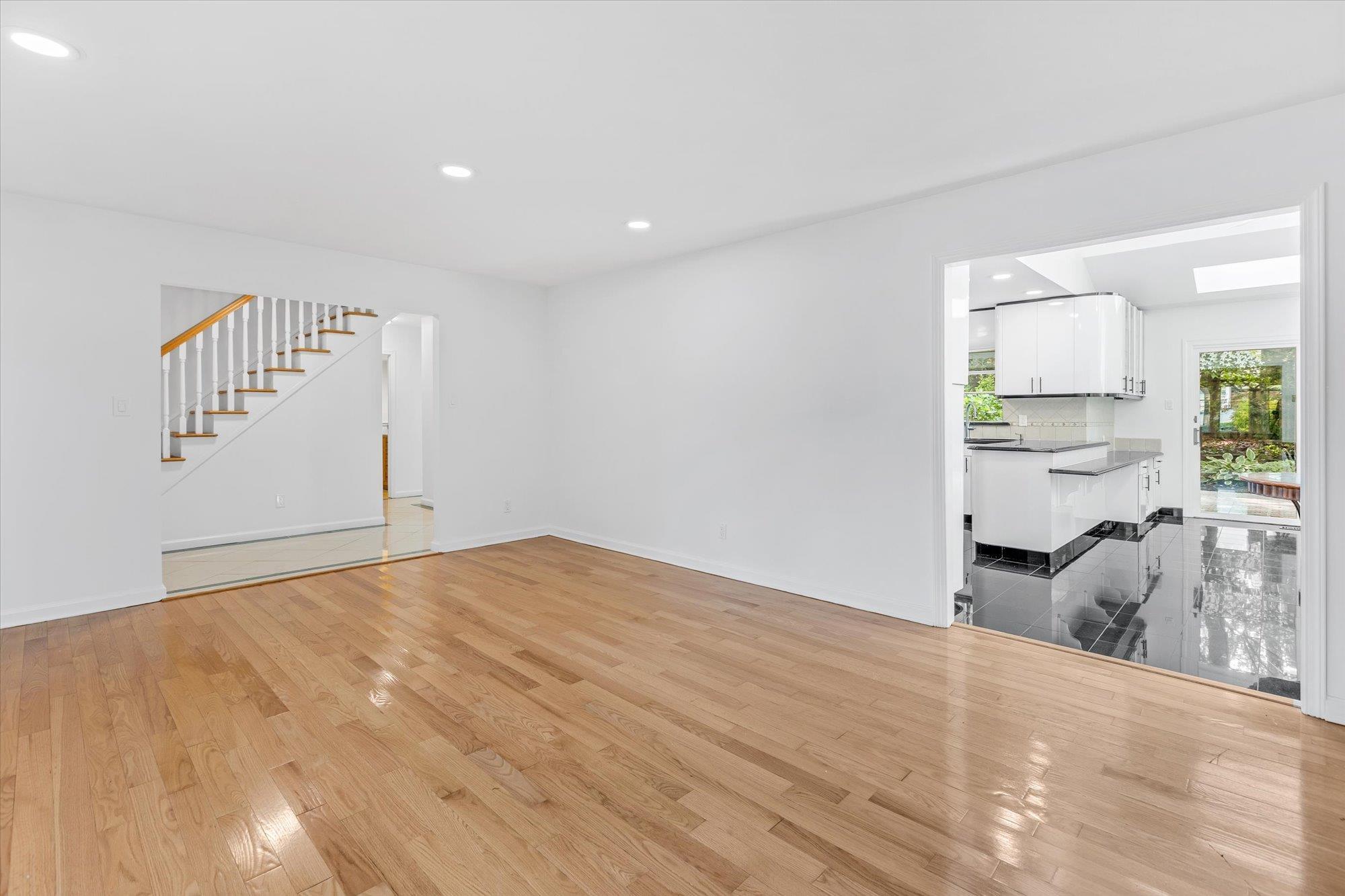 Single Family Westbourne  Suffolk County, NY 11747, MLS-875004-6
