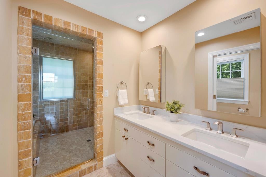 Single Family Eton  Westchester County, NY 10583, MLS-875017-21