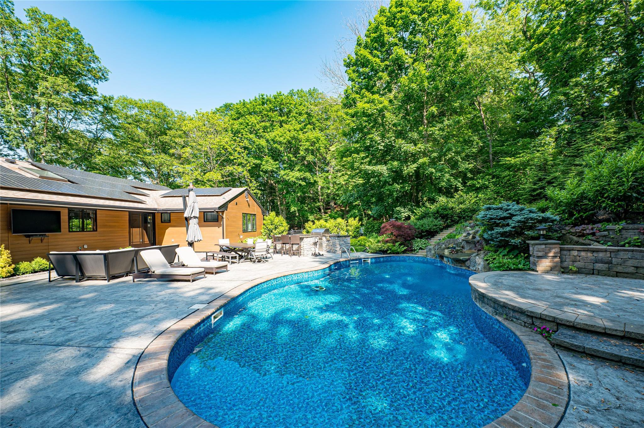 Single Family Tanyard  Suffolk County, NY 11743, MLS-875034-27