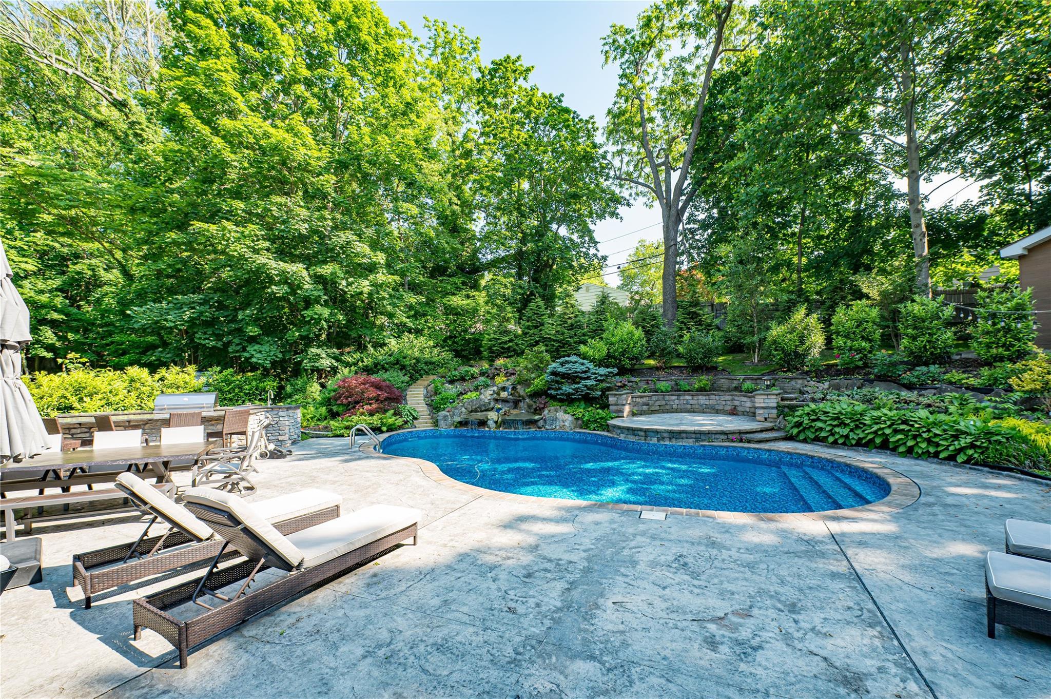 Single Family Tanyard  Suffolk County, NY 11743, MLS-875034-28