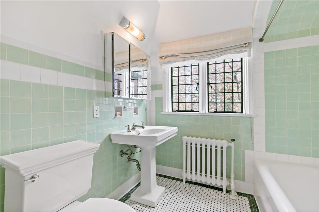 Single Family Old Army  Westchester County, NY 10583, MLS-875041-21