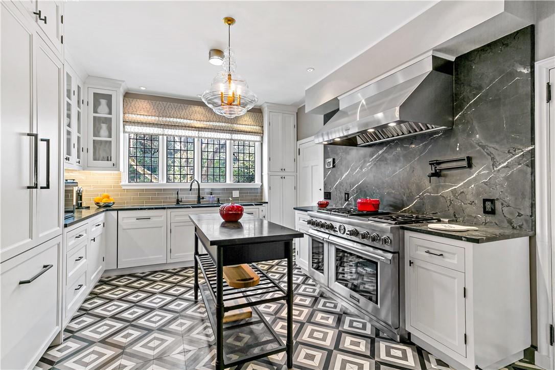 Single Family Old Army  Westchester County, NY 10583, MLS-875041-3