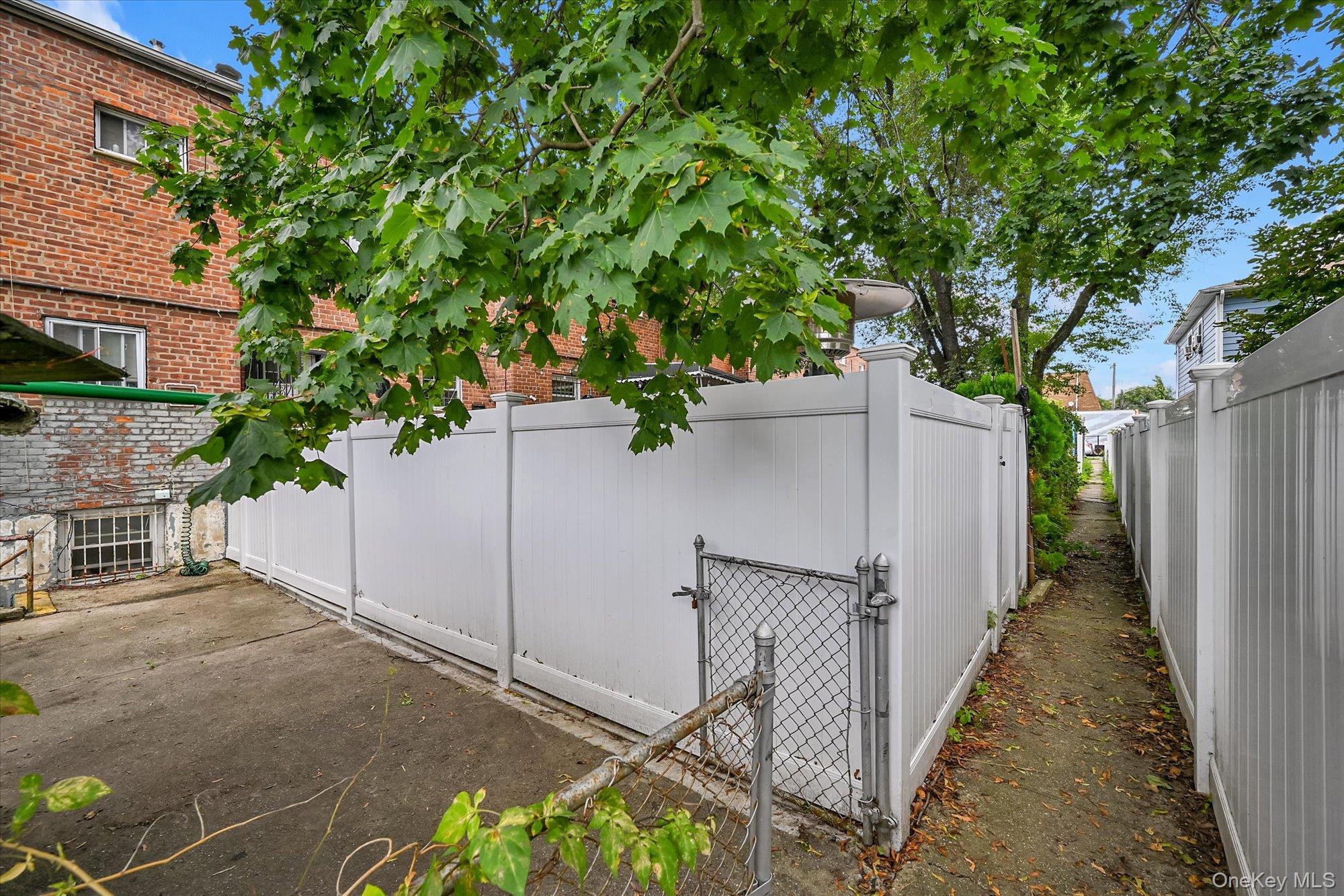 Single Family Linden  Queens, NY 11434, MLS-875064-15