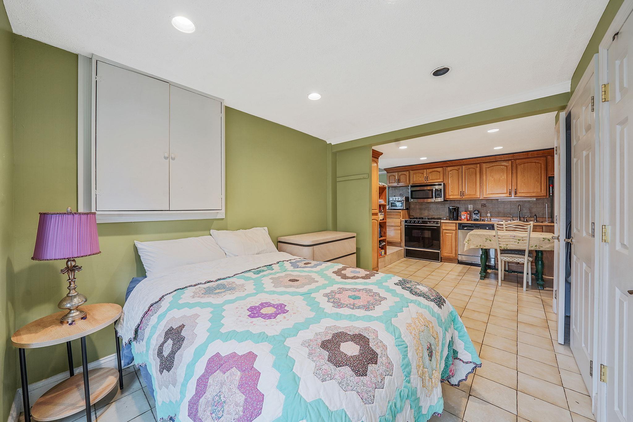 Single Family 160th  Queens, NY 11414, MLS-875077-24