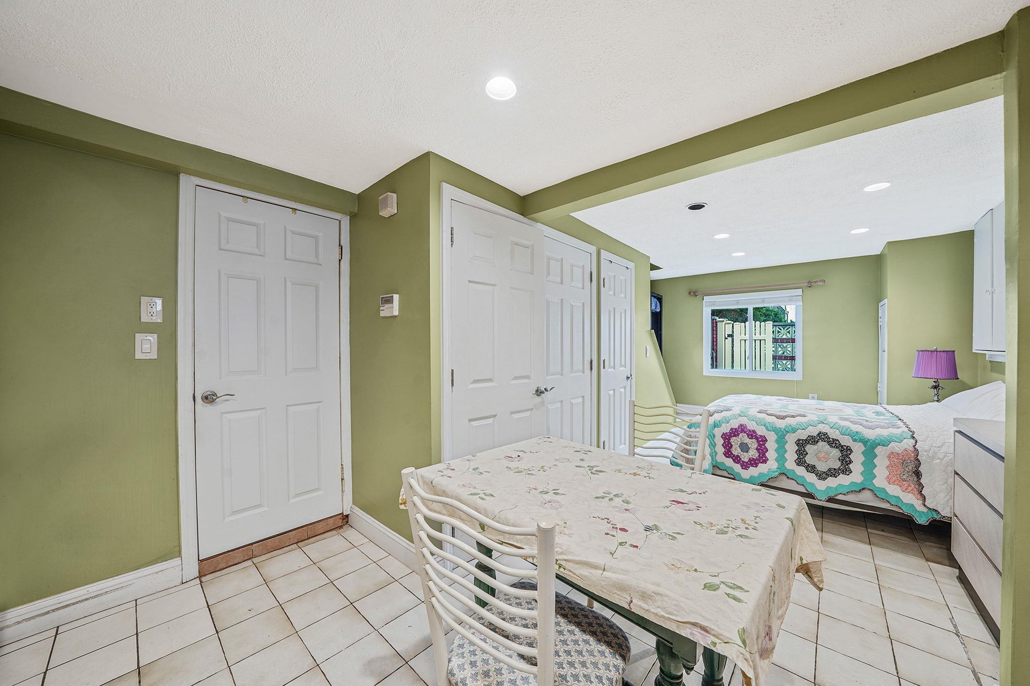Single Family 160th  Queens, NY 11414, MLS-875077-25