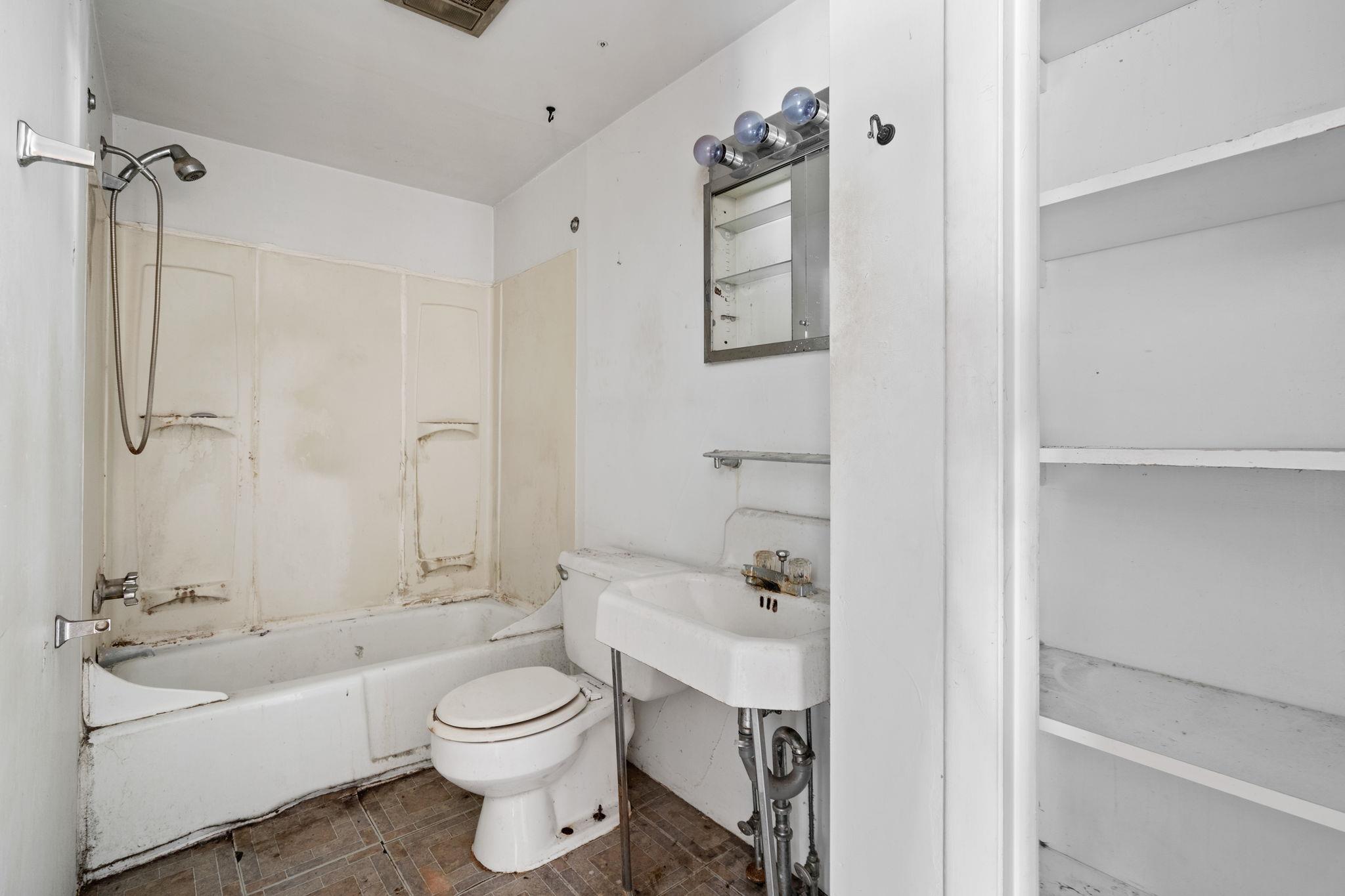 Single Family Fair  Ulster County, NY 12401, MLS-875112-23