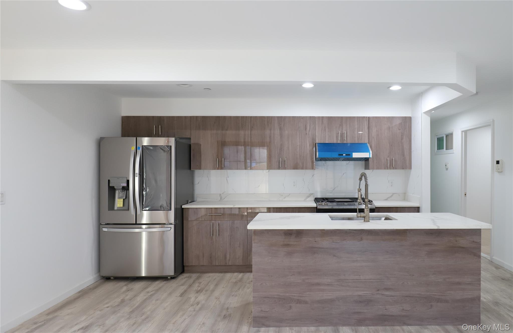 Condo Maple  Queens, NY 11355, MLS-875123-2