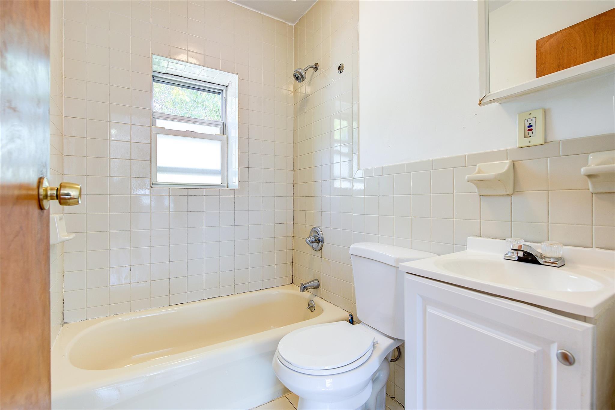 Single Family 54th  Queens, NY 11377, MLS-875128-20