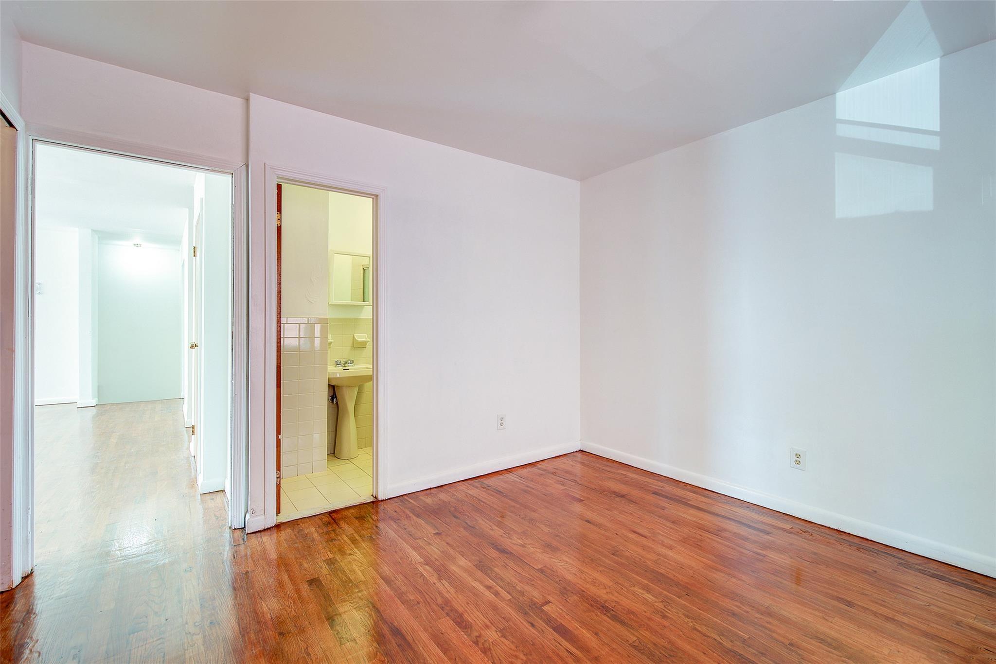 Single Family 54th  Queens, NY 11377, MLS-875128-23
