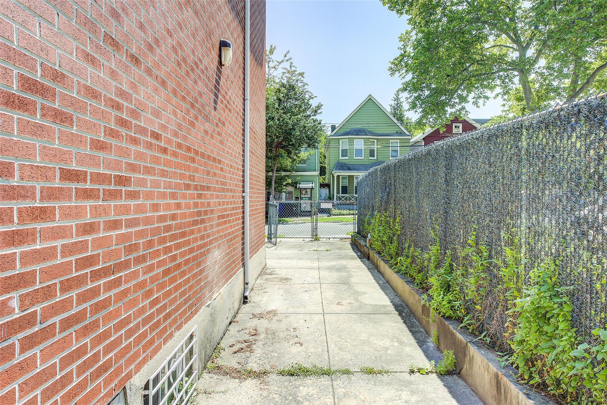 Single Family 54th  Queens, NY 11377, MLS-875128-27