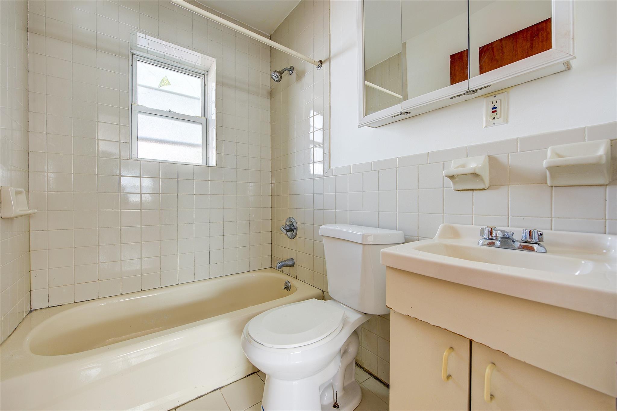 Single Family 54th  Queens, NY 11377, MLS-875128-8
