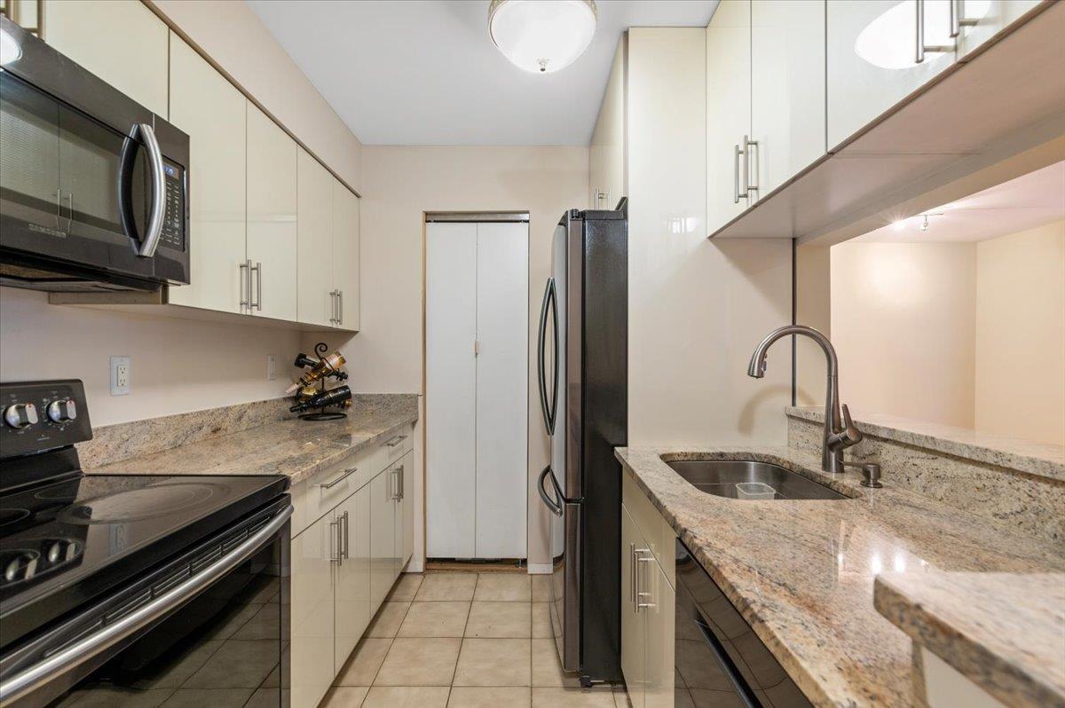 Single Family Broadway  Suffolk County, NY 11701, MLS-875135-7