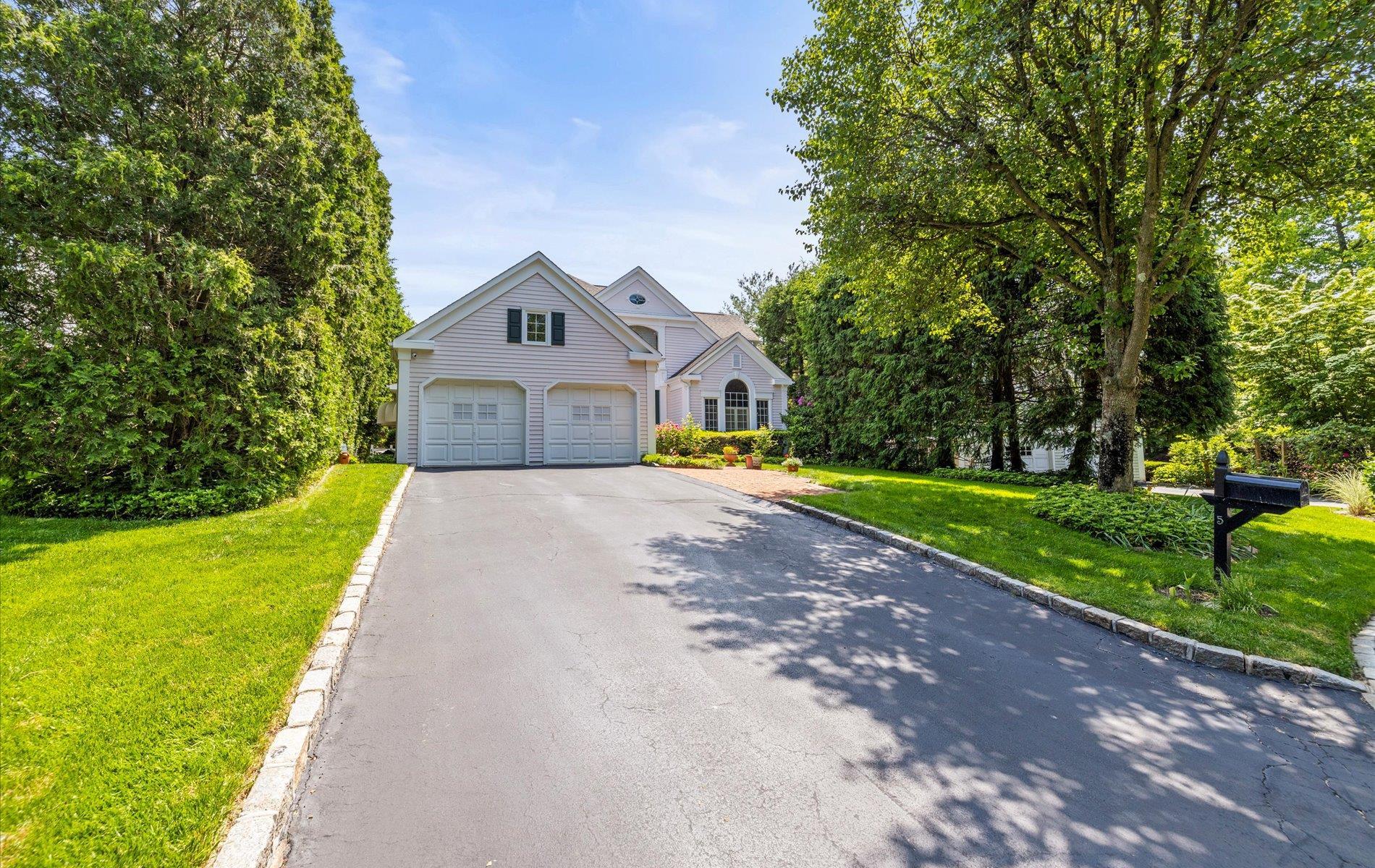 Single Family Hickory  Nassau County, NY 11030, MLS-875177-2