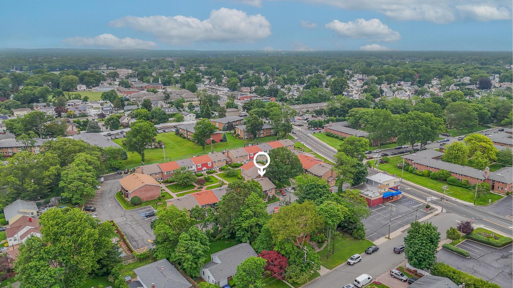 Condo Springwood  Suffolk County, NY 11703, MLS-875199-13