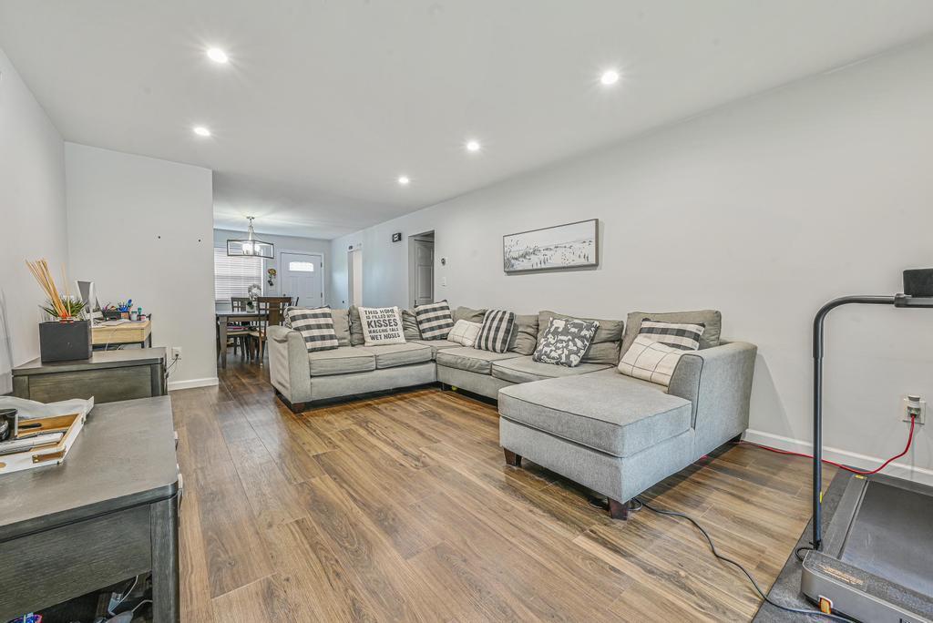 Condo Springwood  Suffolk County, NY 11703, MLS-875199-19