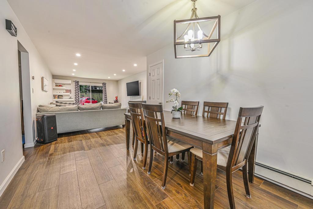 Condo Springwood  Suffolk County, NY 11703, MLS-875199-20