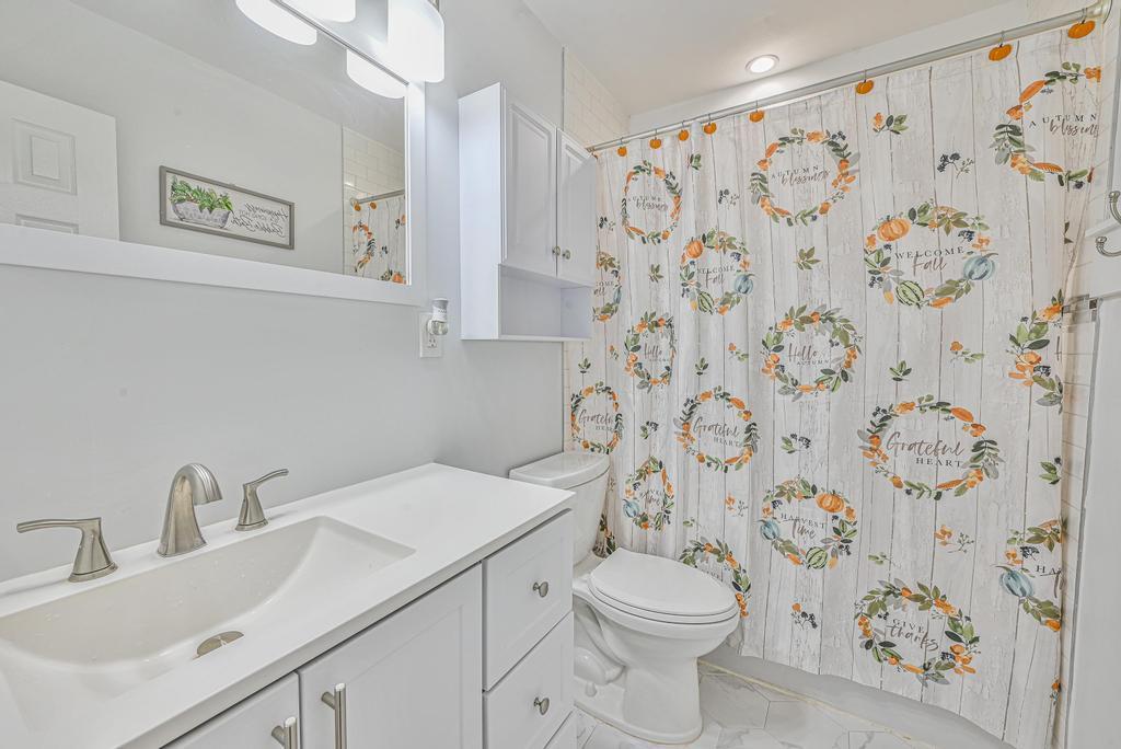 Condo Springwood  Suffolk County, NY 11703, MLS-875199-23