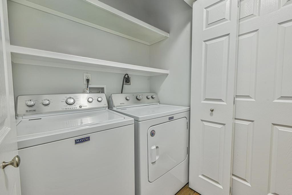 Condo Springwood  Suffolk County, NY 11703, MLS-875199-24