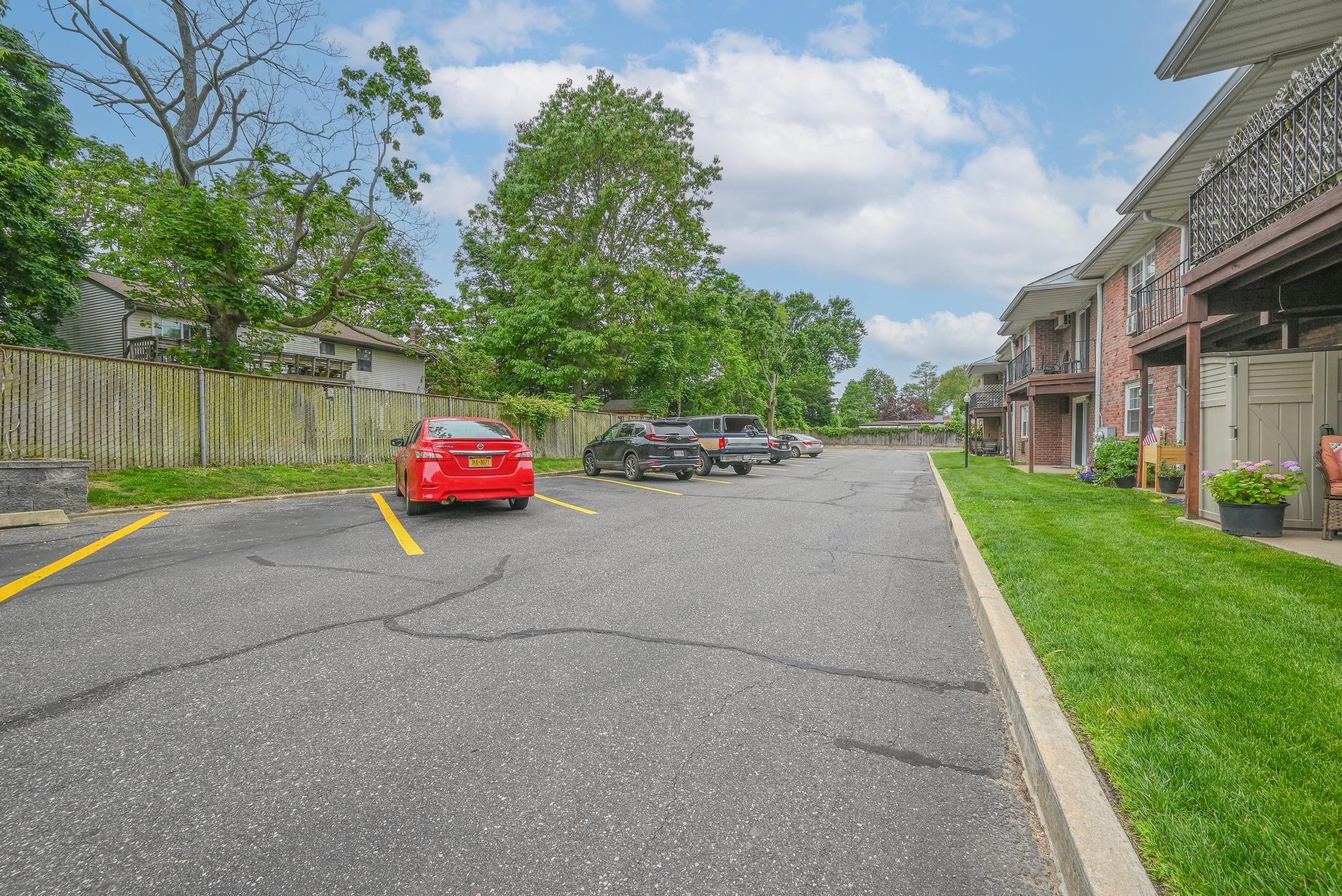 Condo Springwood  Suffolk County, NY 11703, MLS-875199-5